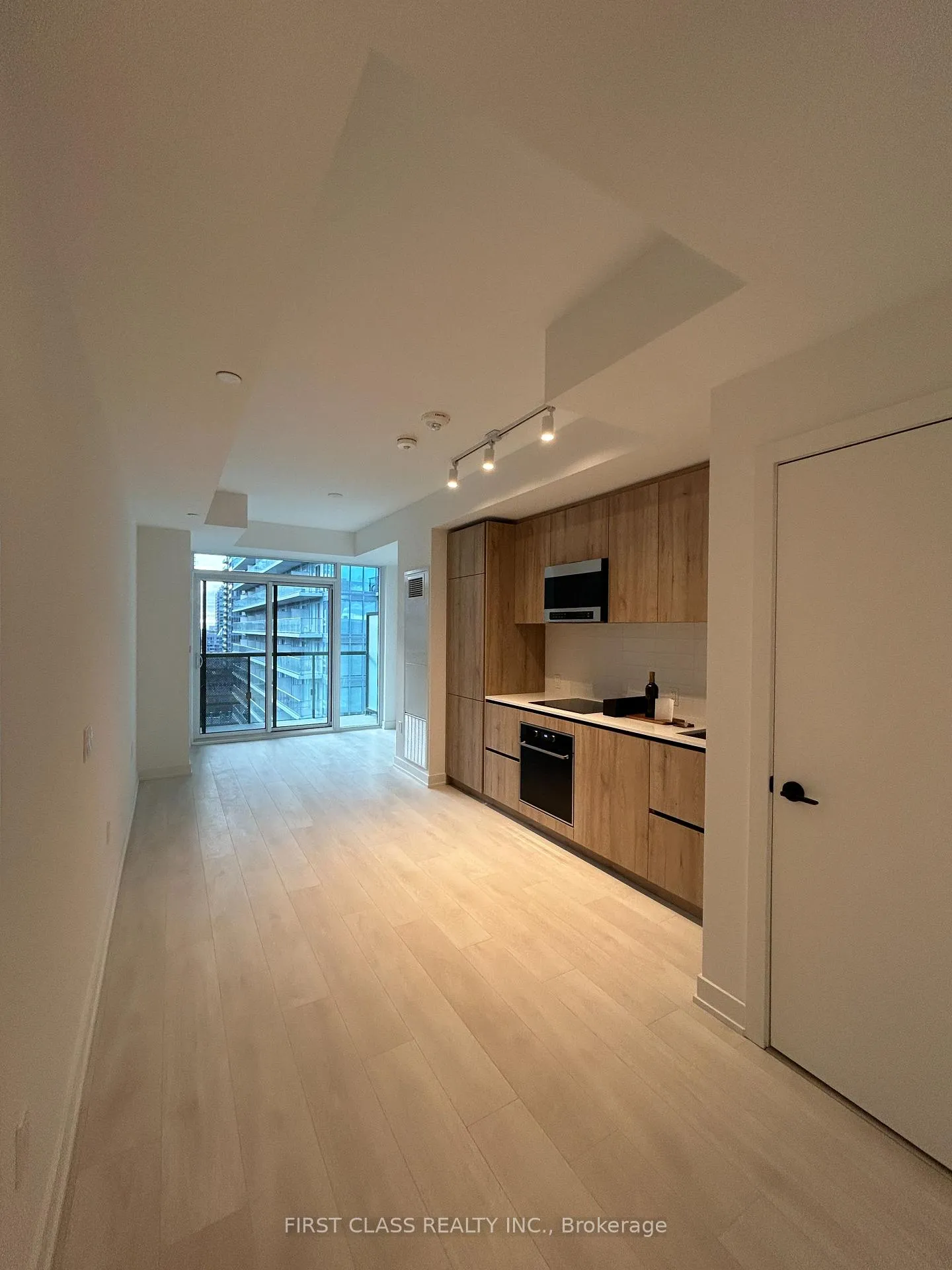 Photo 8 of Unit 1603, 127 Broadway Avenue, Toronto, Mount Pleasant West — HOMEH