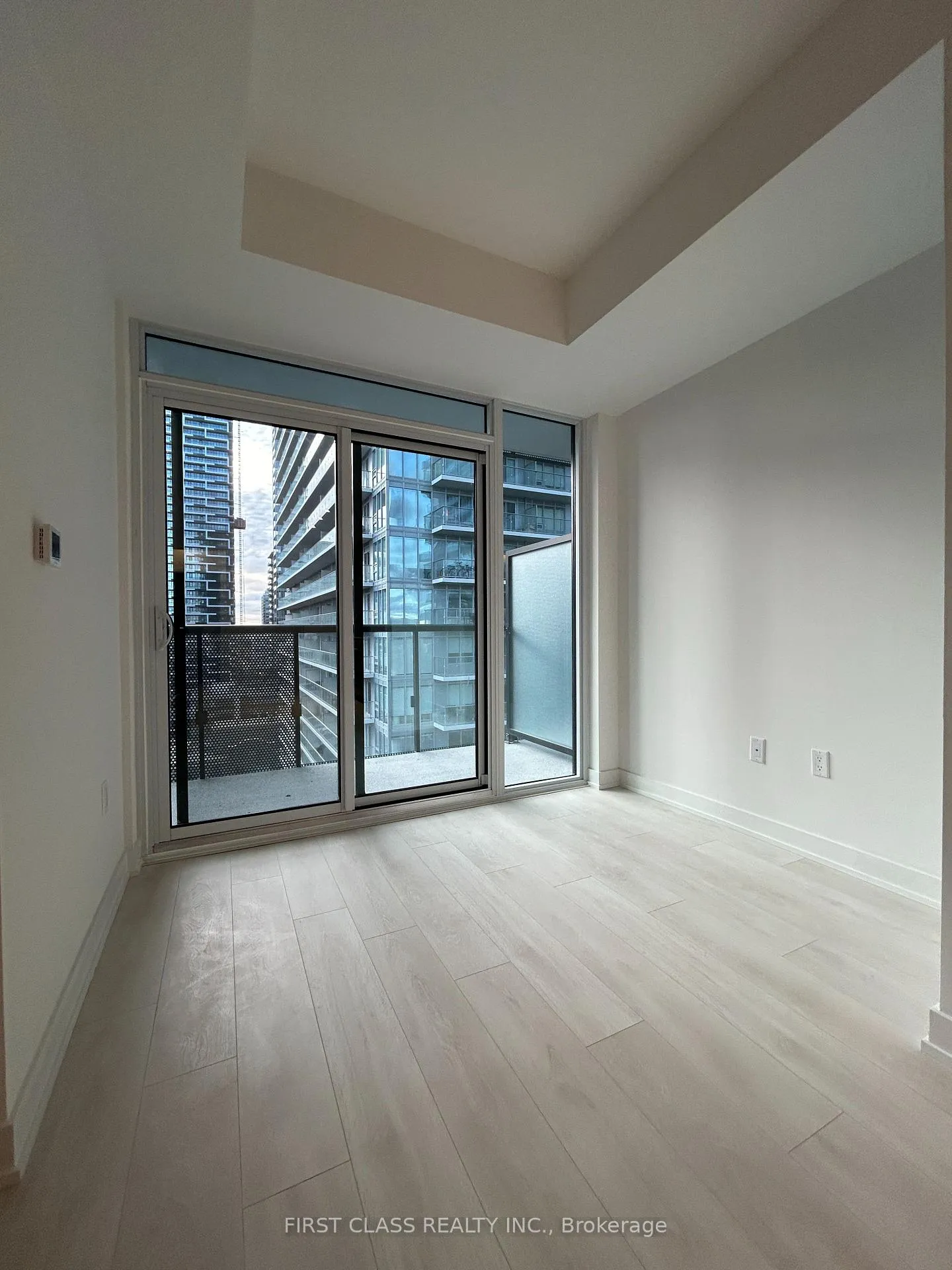 Photo 9 of Unit 1603, 127 Broadway Avenue, Toronto, Mount Pleasant West — HOMEH
