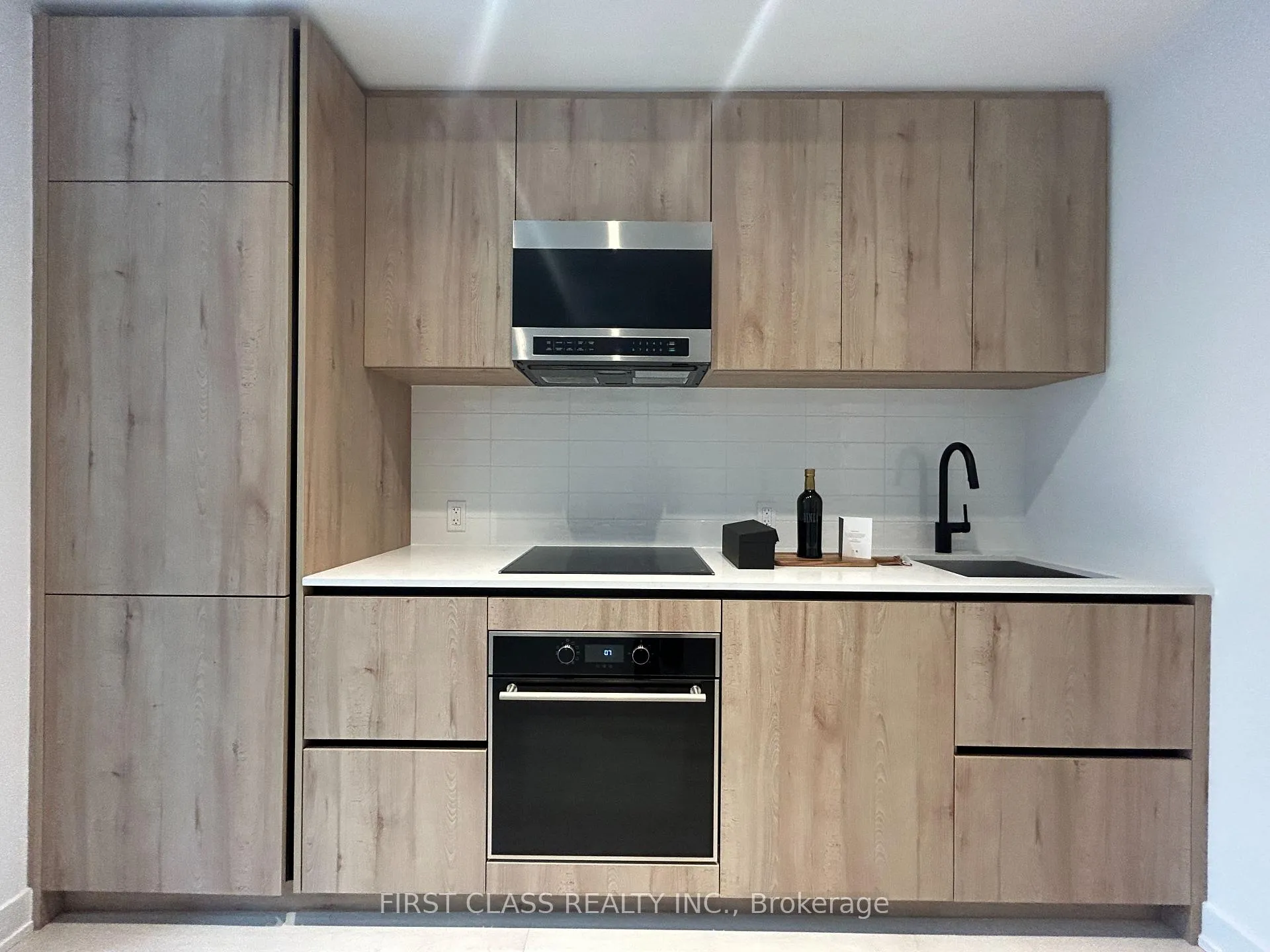 Photo 12 of Unit 1603, 127 Broadway Avenue, Toronto, Mount Pleasant West — HOMEH