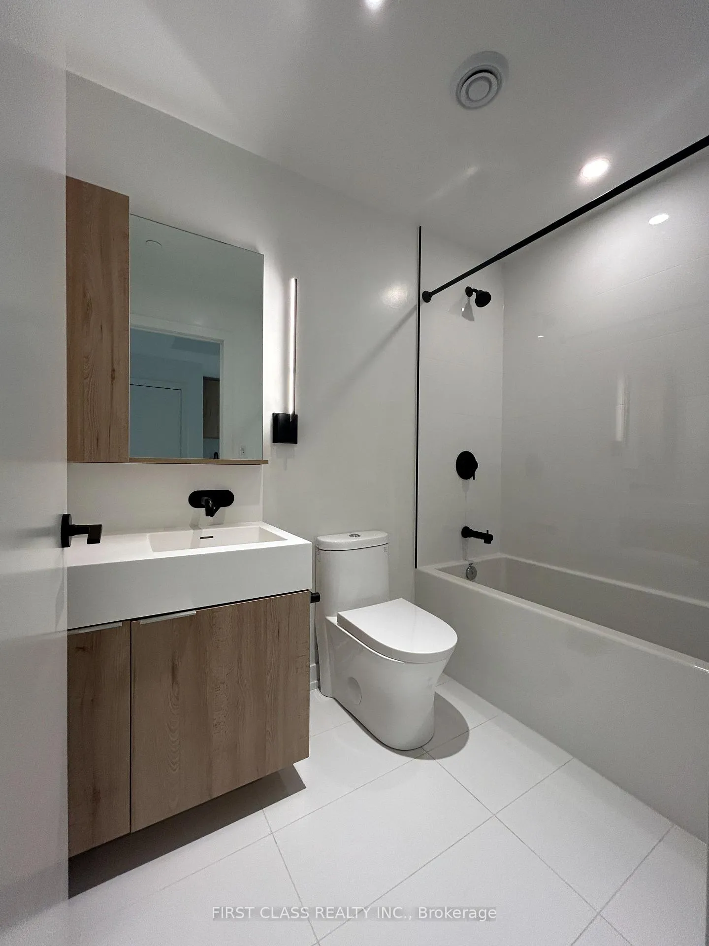 Photo 16 of Unit 1603, 127 Broadway Avenue, Toronto, Mount Pleasant West — HOMEH