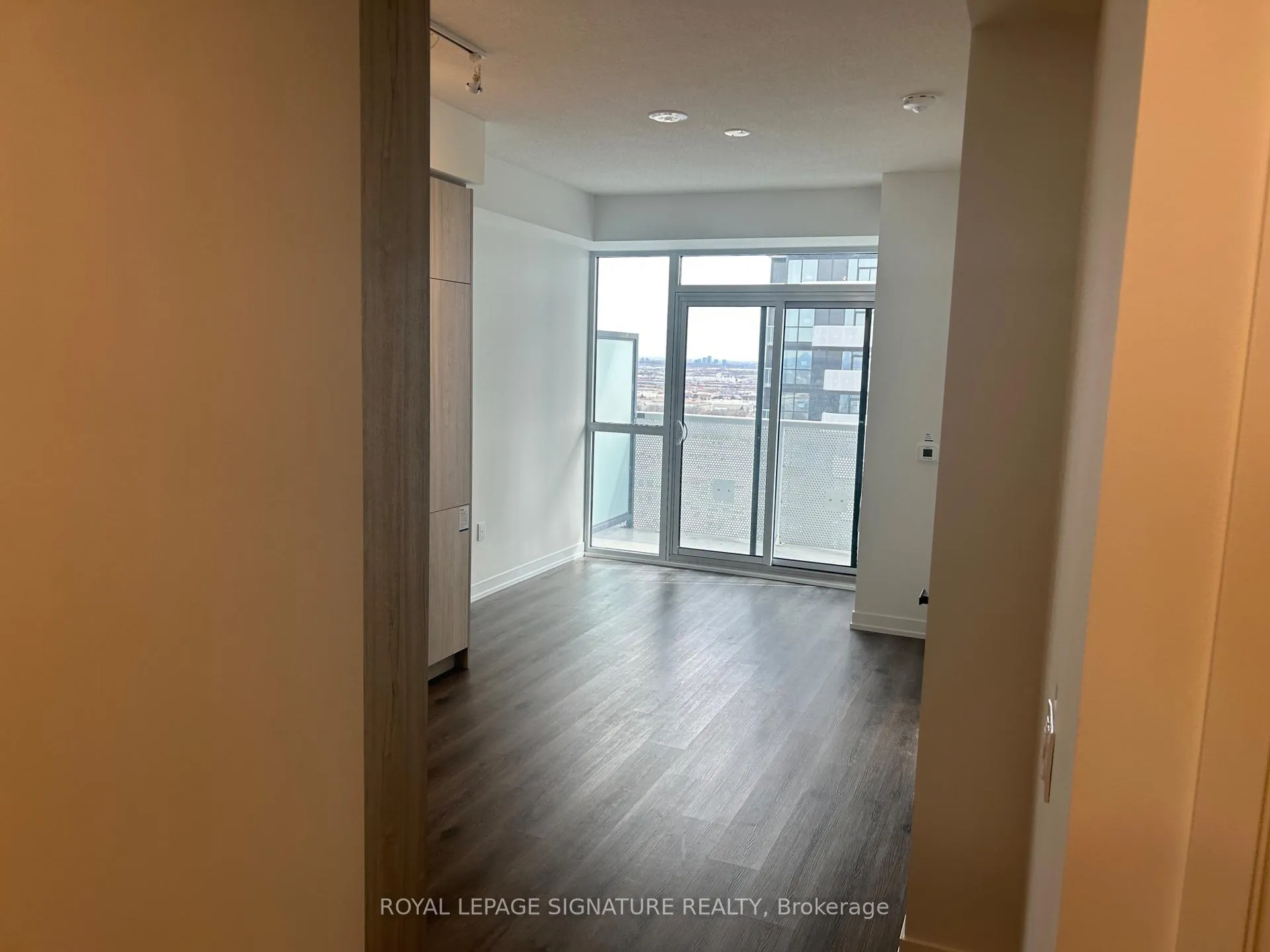 Photo 2 of Unit 2501, 225 Commerce Street, Vaughan, Vaughan Corporate Centre — HOMEH