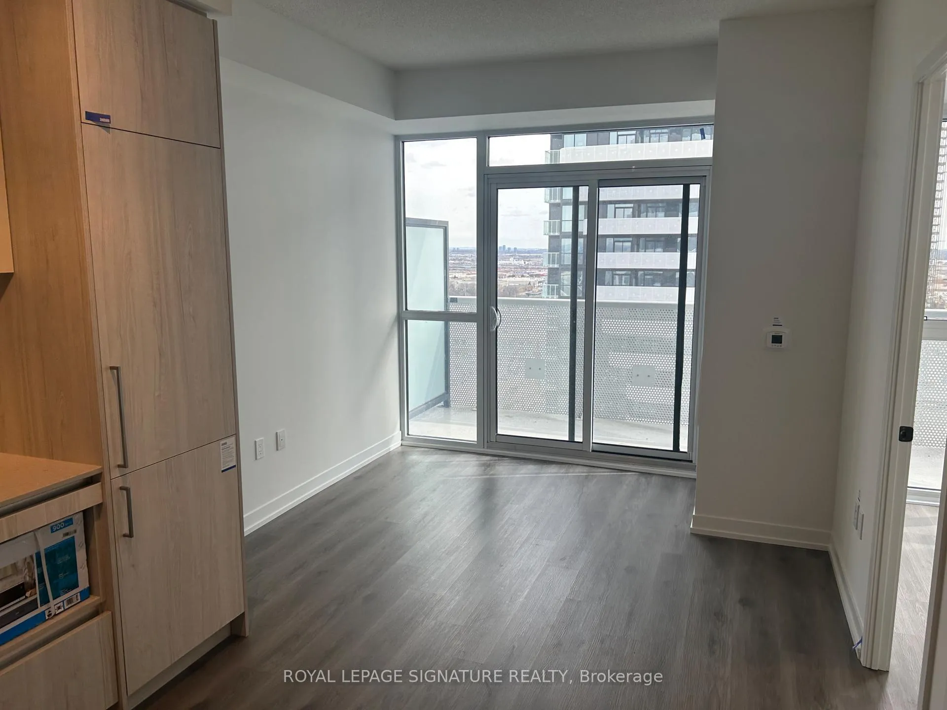 Photo 4 of Unit 2501, 225 Commerce Street, Vaughan, Vaughan Corporate Centre — HOMEH