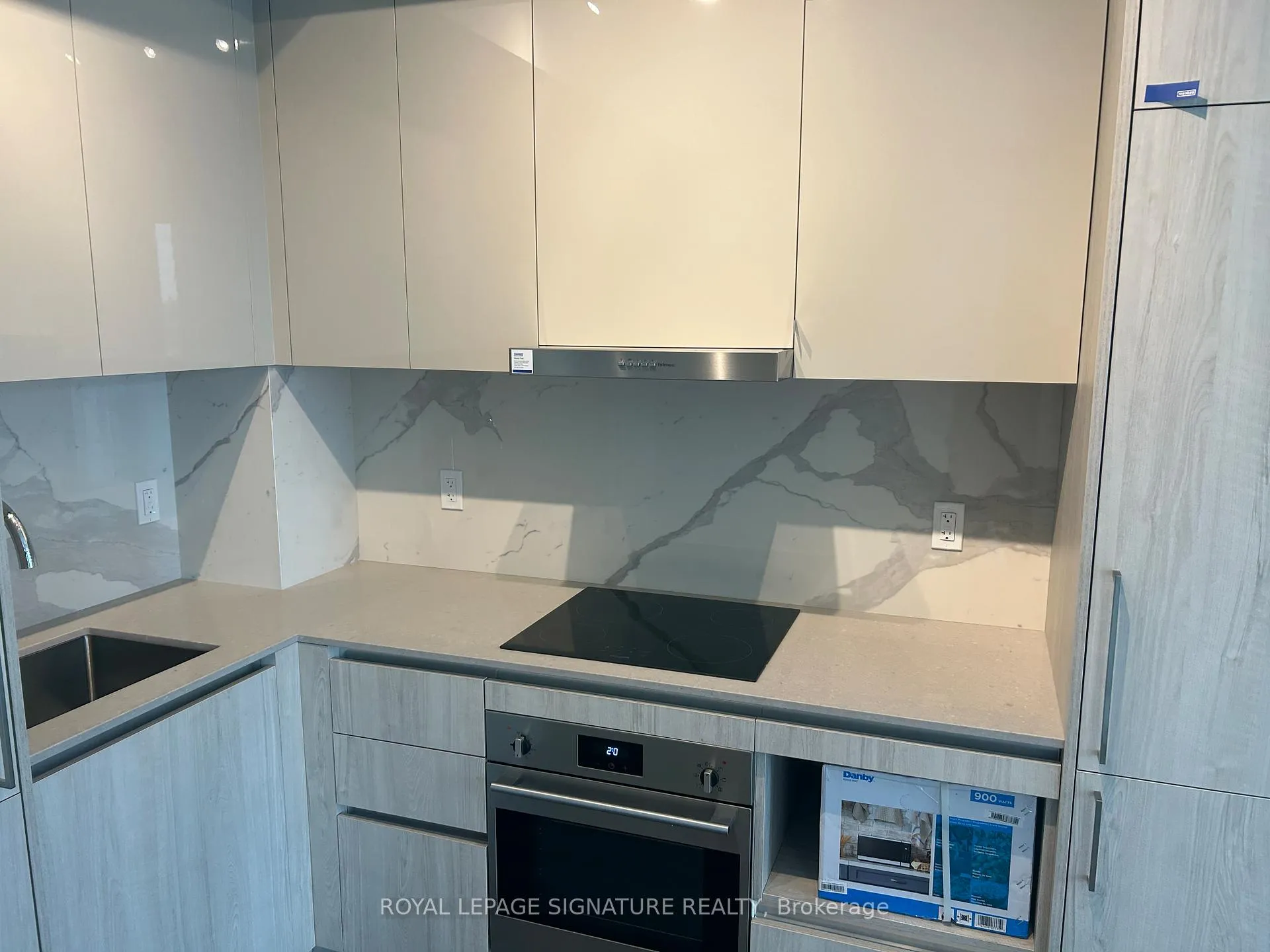 Photo 7 of Unit 2501, 225 Commerce Street, Vaughan, Vaughan Corporate Centre — HOMEH