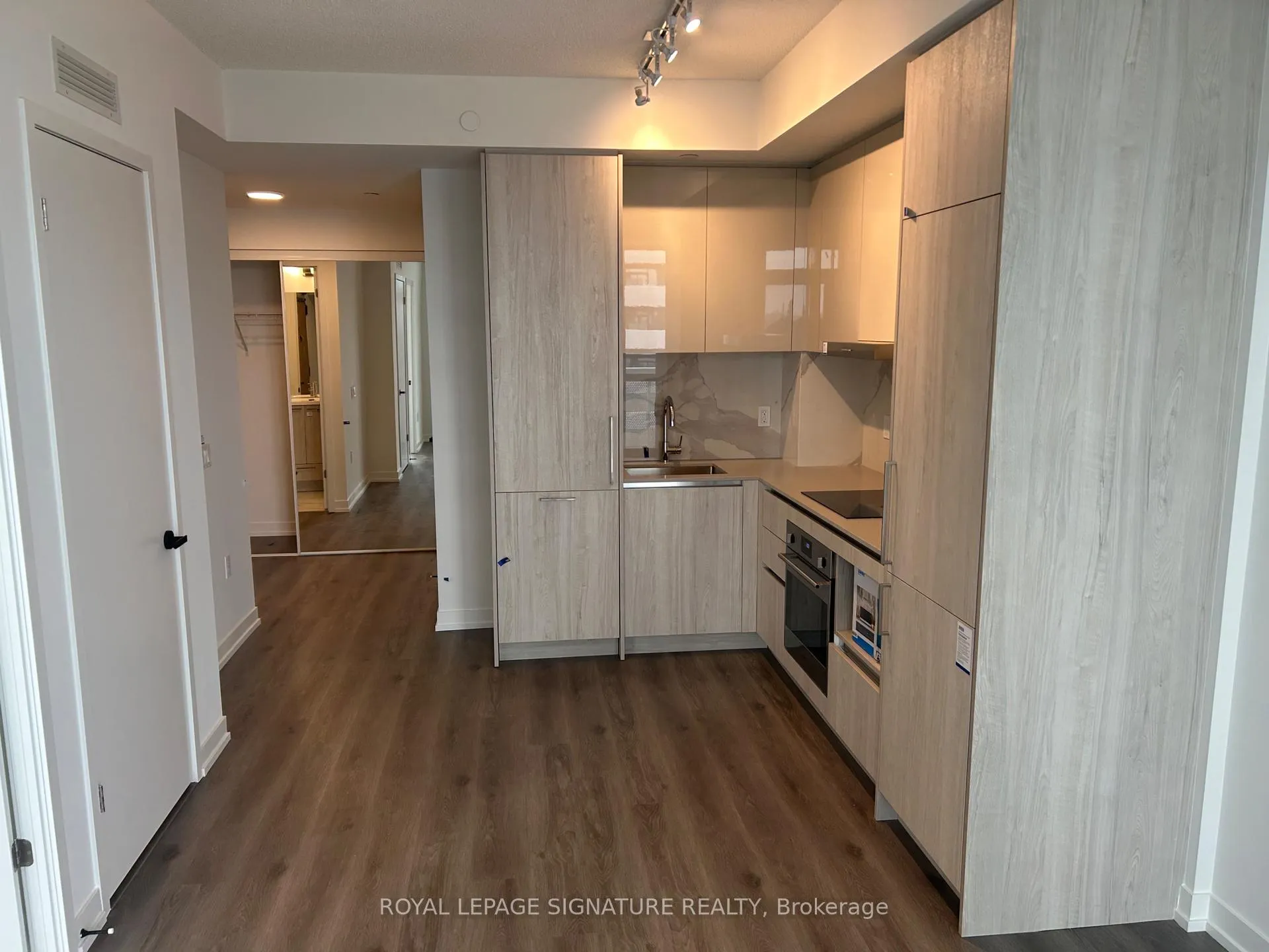 Photo 8 of Unit 2501, 225 Commerce Street, Vaughan, Vaughan Corporate Centre — HOMEH