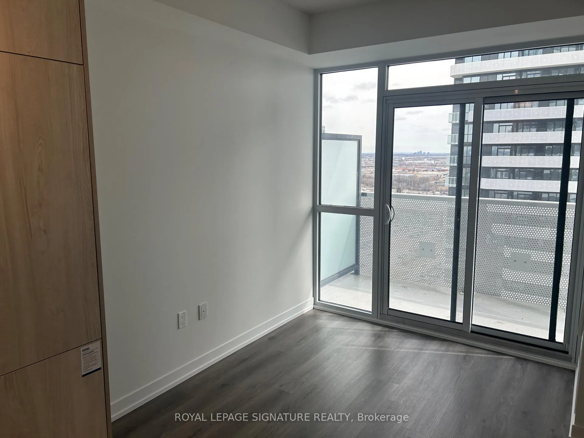 Photo 9 of Unit 2501, 225 Commerce Street, Vaughan, Vaughan Corporate Centre — HOMEH