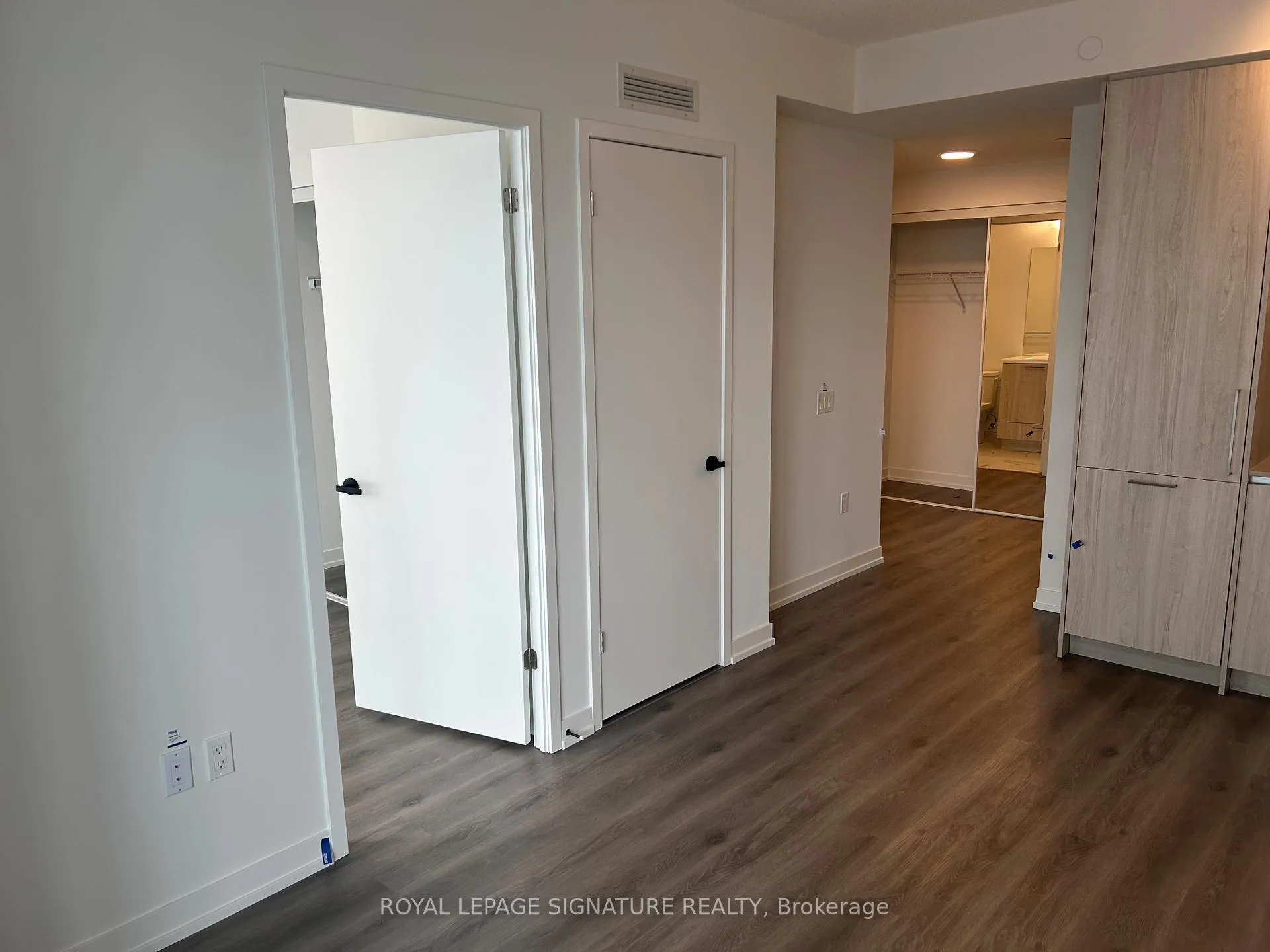 Photo 10 of Unit 2501, 225 Commerce Street, Vaughan, Vaughan Corporate Centre — HOMEH