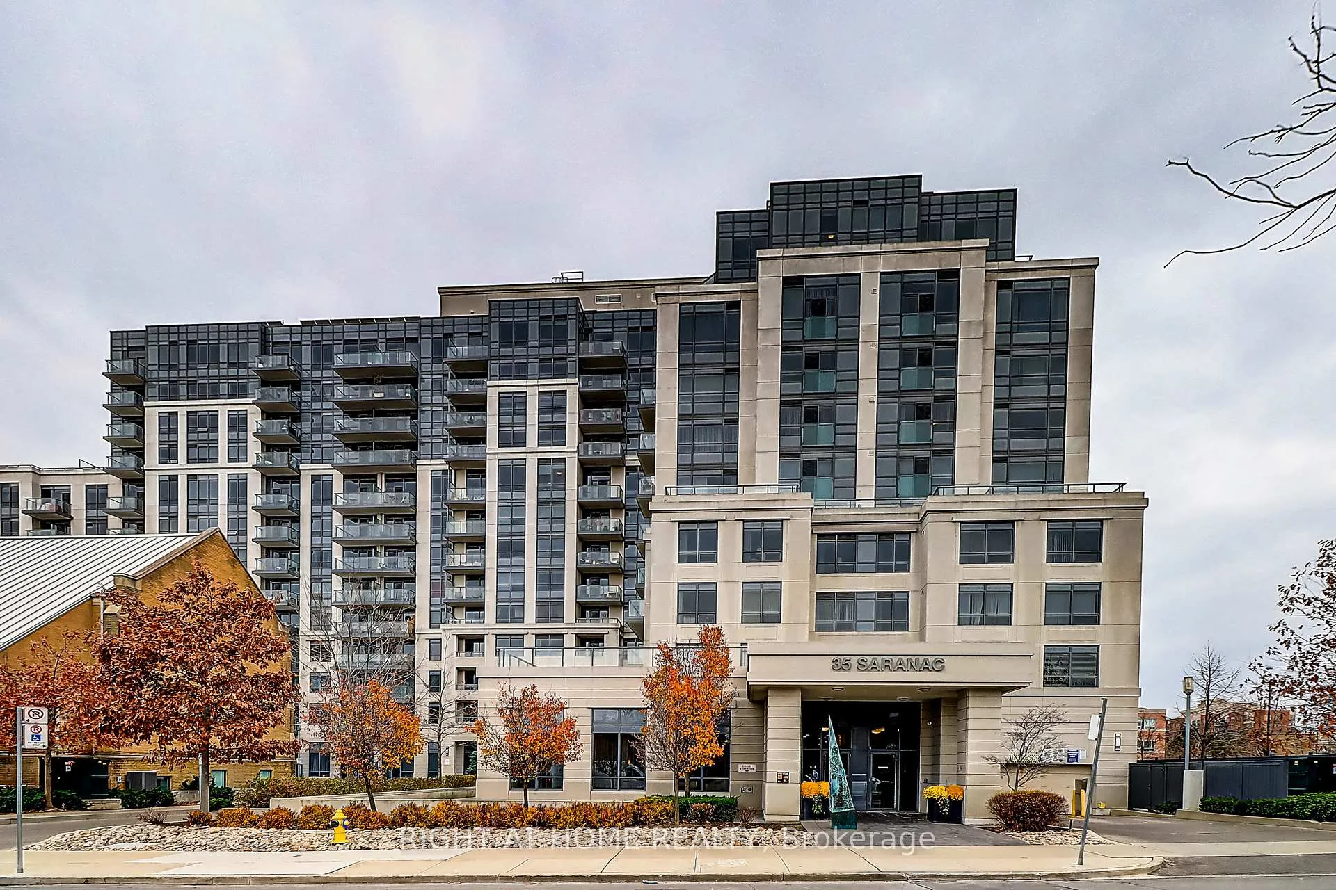 Photo 1 of Unit 423, 35 Saranac Boulevard, Toronto, Englemount-Lawrence — HOMEH