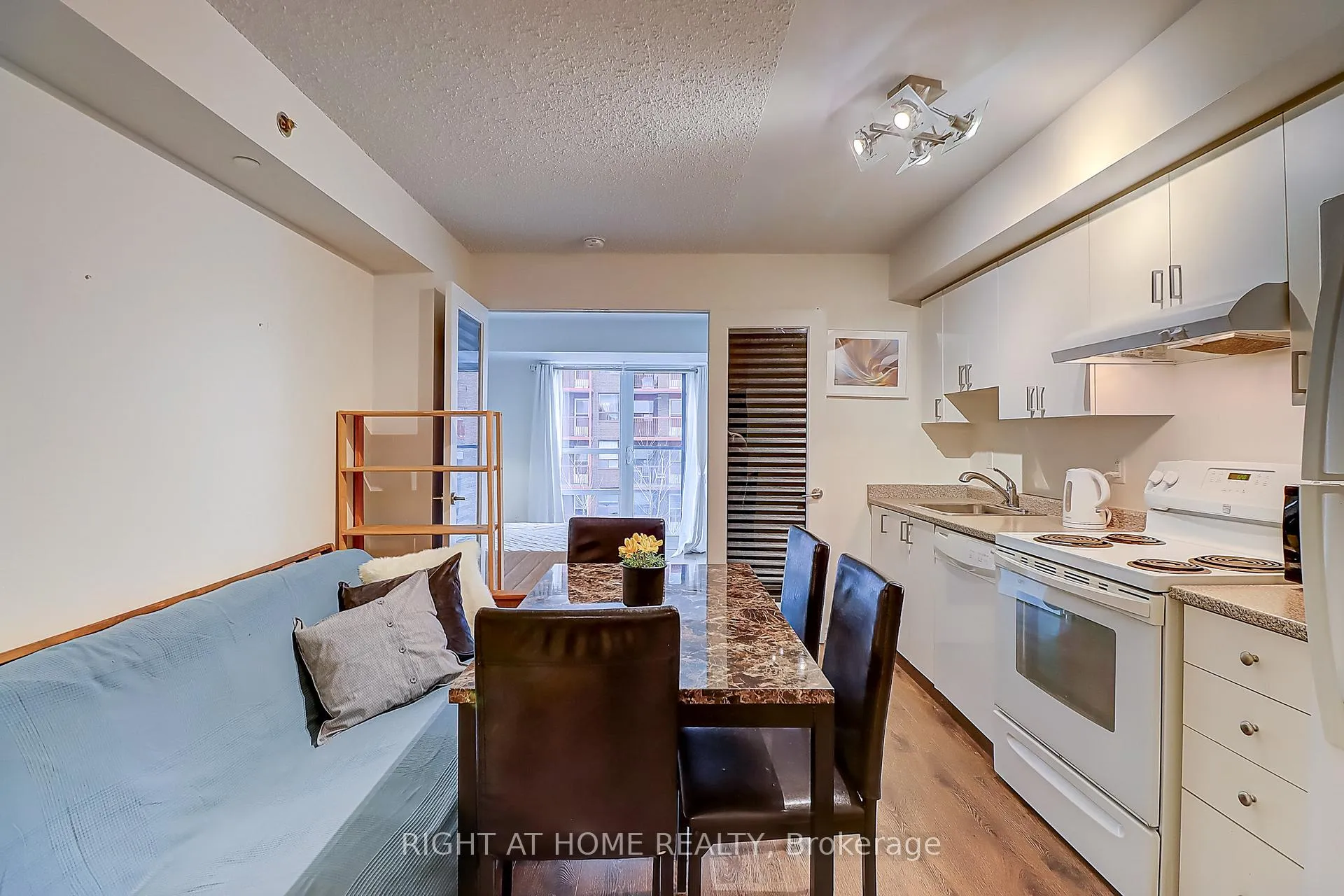 Photo 5 of Unit 423, 35 Saranac Boulevard, Toronto, Englemount-Lawrence — HOMEH