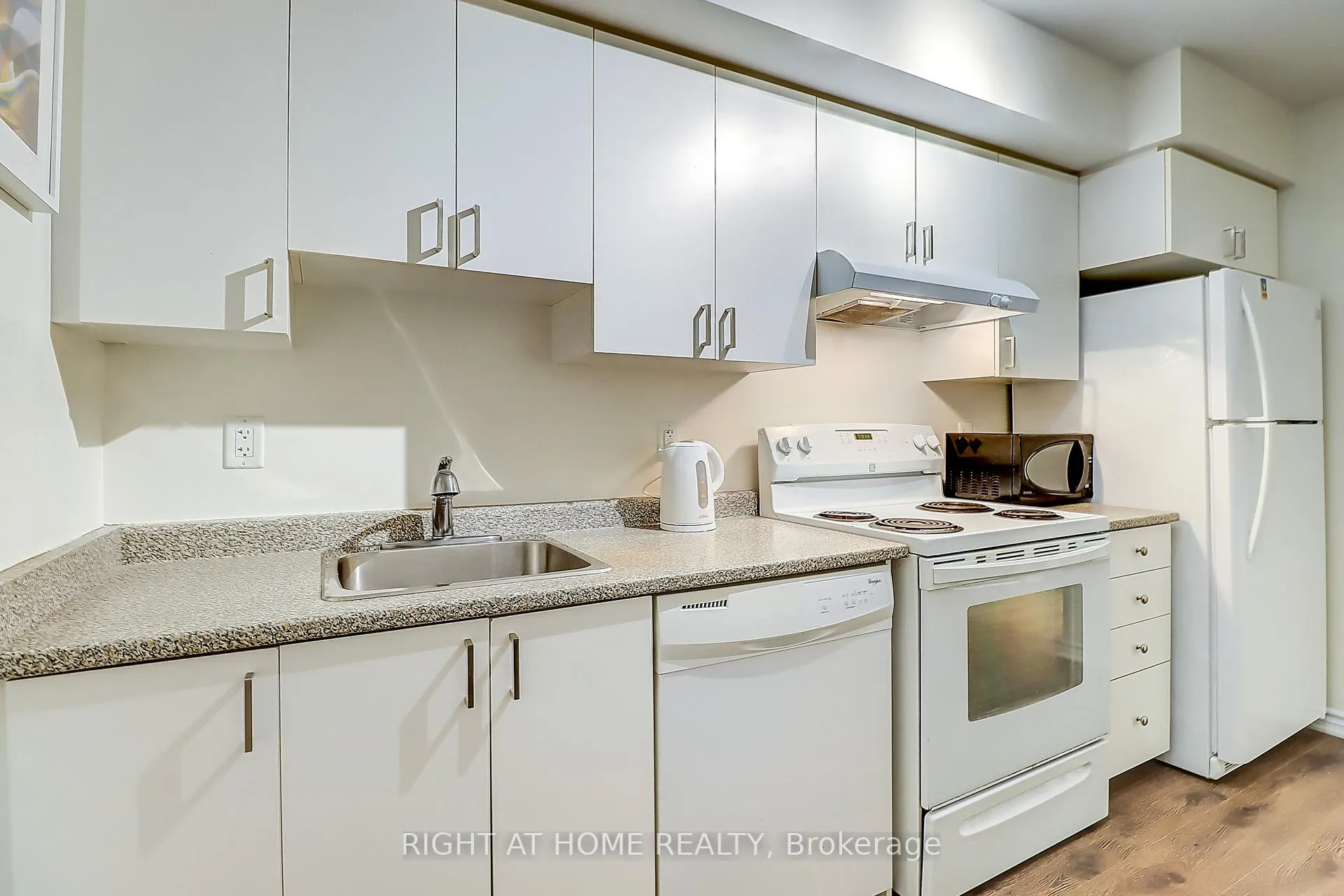 Photo 13 of Unit 423, 35 Saranac Boulevard, Toronto, Englemount-Lawrence — HOMEH
