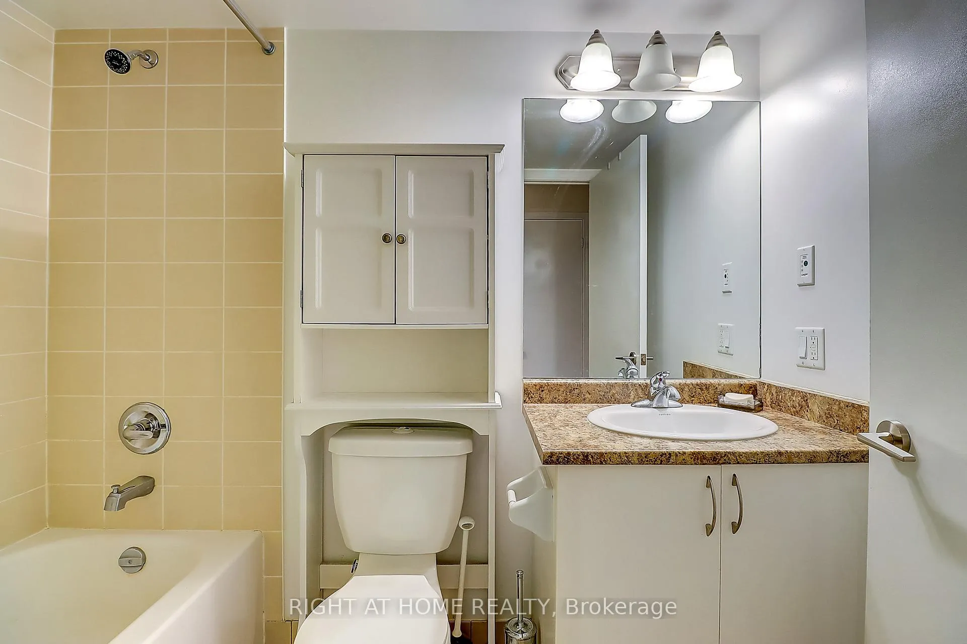 Photo 14 of Unit 423, 35 Saranac Boulevard, Toronto, Englemount-Lawrence — HOMEH