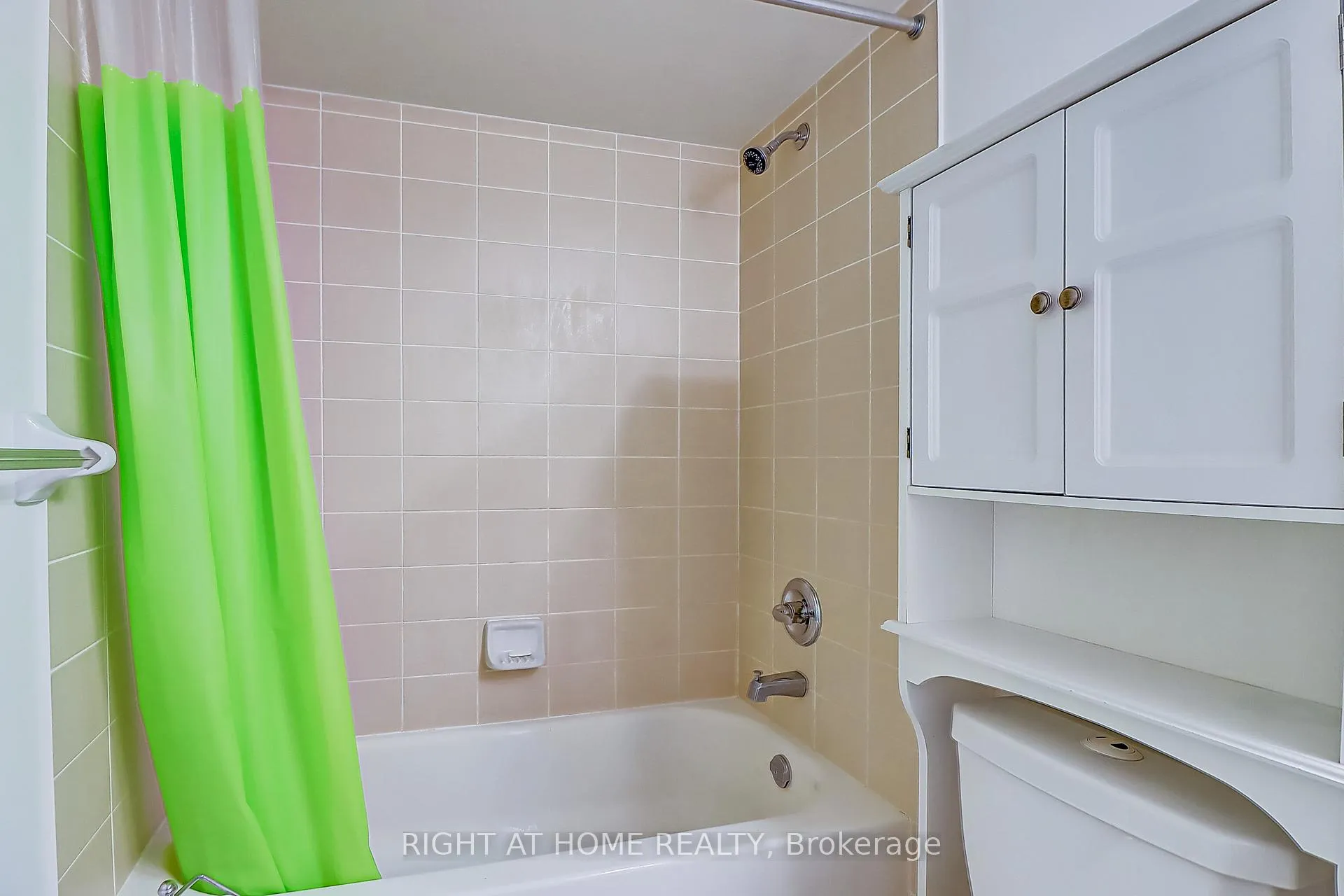 Photo 15 of Unit 423, 35 Saranac Boulevard, Toronto, Englemount-Lawrence — HOMEH