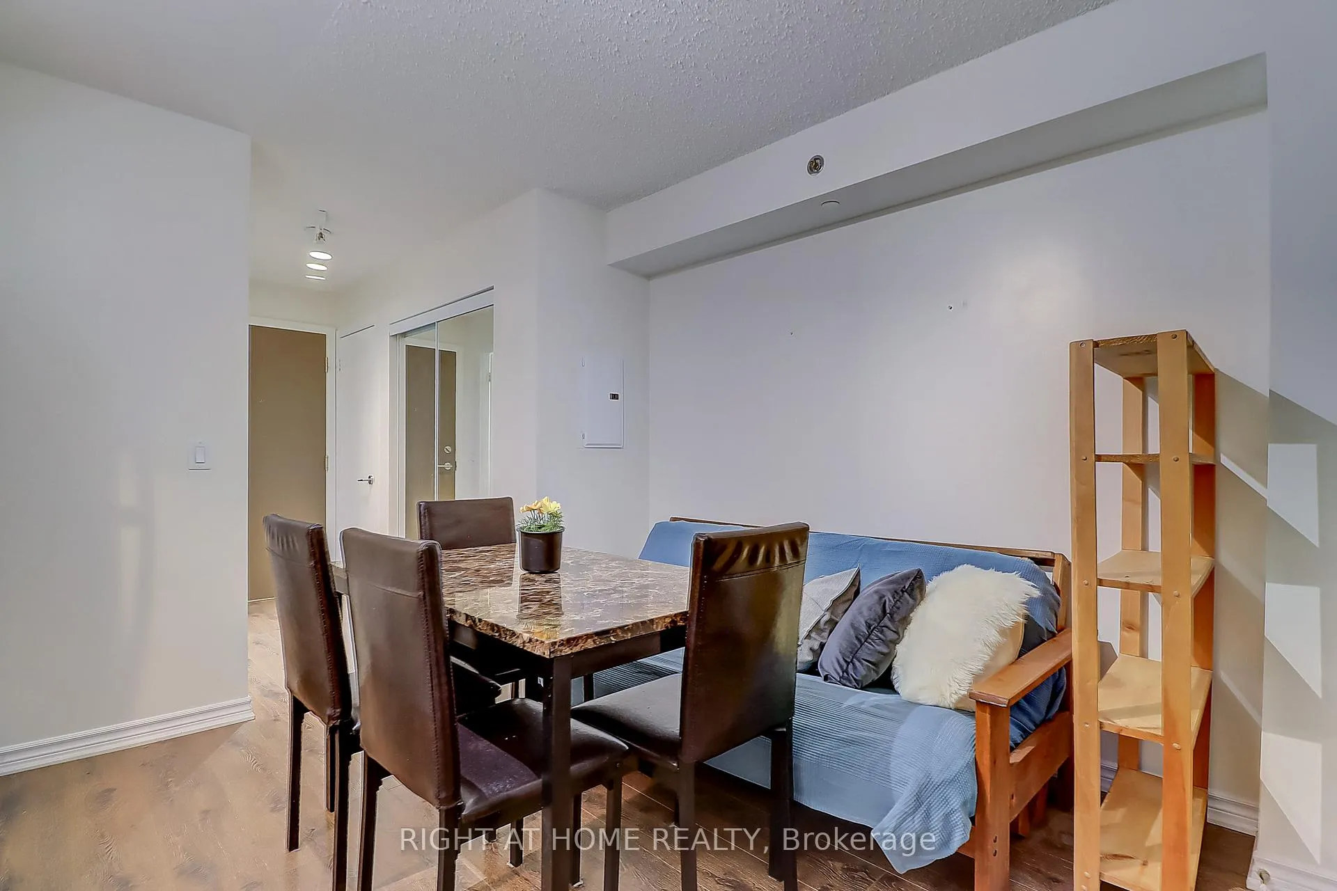 Photo 18 of Unit 423, 35 Saranac Boulevard, Toronto, Englemount-Lawrence — HOMEH