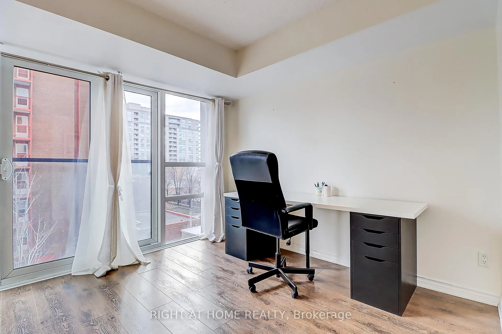 Photo 19 of Unit 423, 35 Saranac Boulevard, Toronto, Englemount-Lawrence — HOMEH