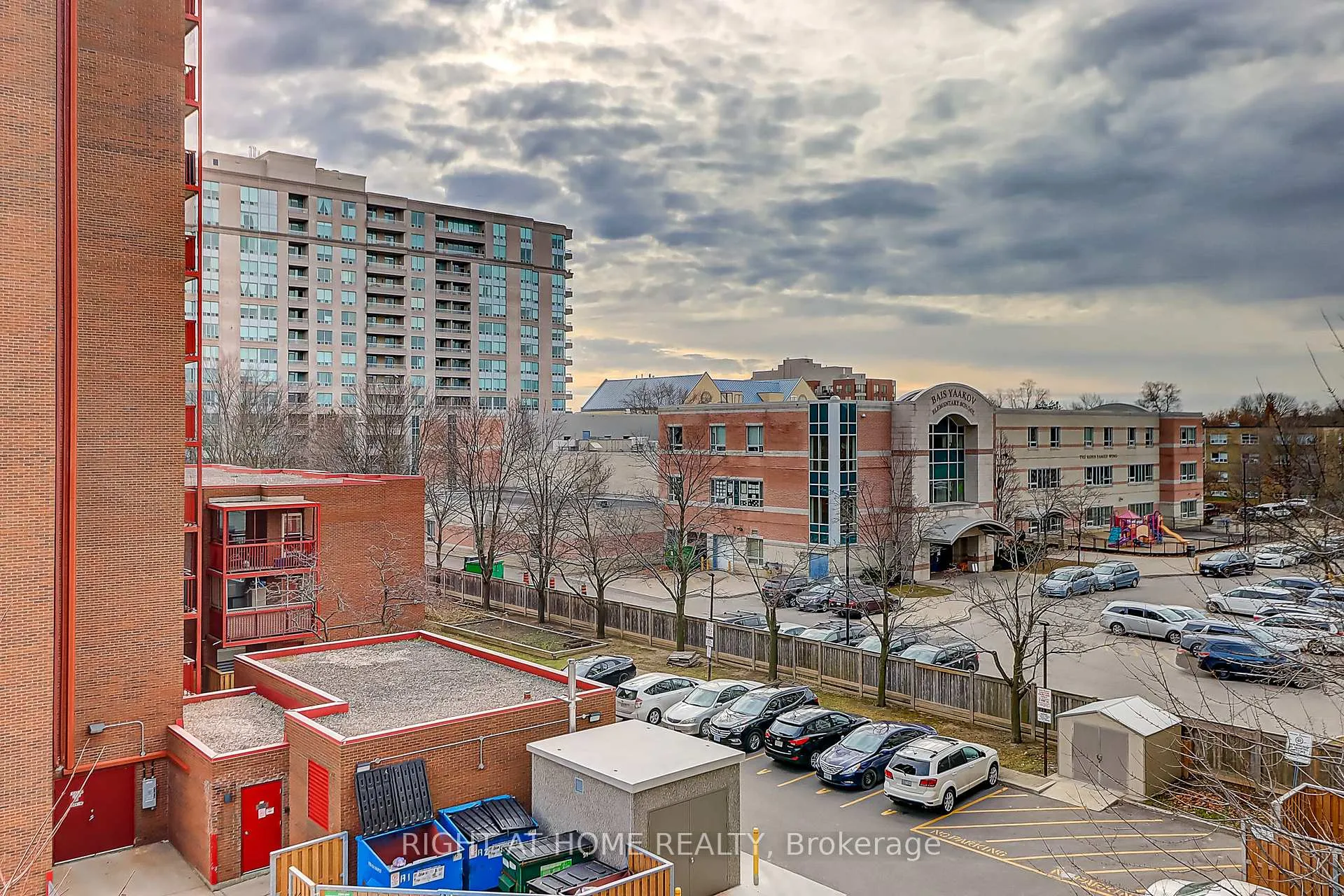 Photo 25 of Unit 423, 35 Saranac Boulevard, Toronto, Englemount-Lawrence — HOMEH