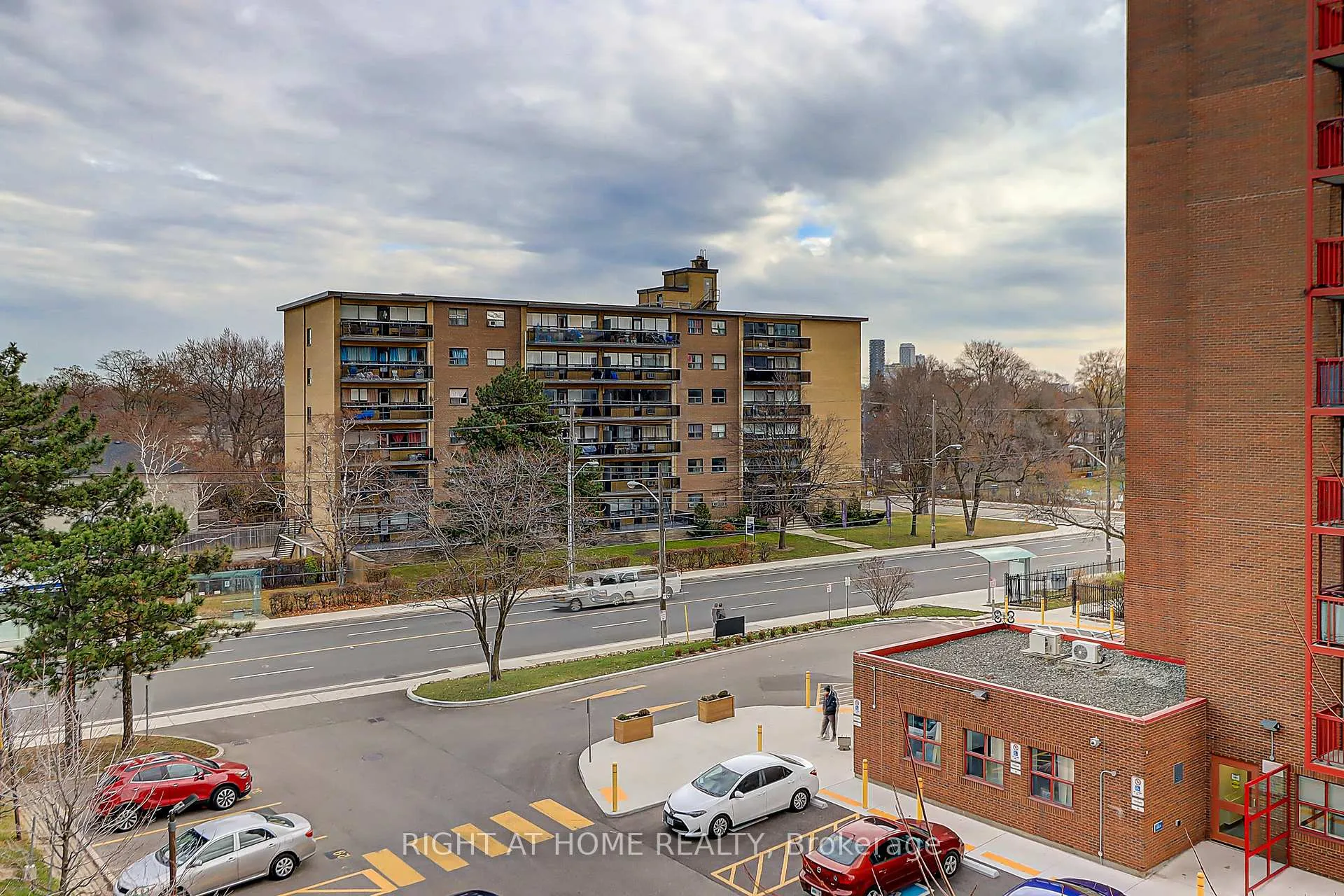 Photo 26 of Unit 423, 35 Saranac Boulevard, Toronto, Englemount-Lawrence — HOMEH