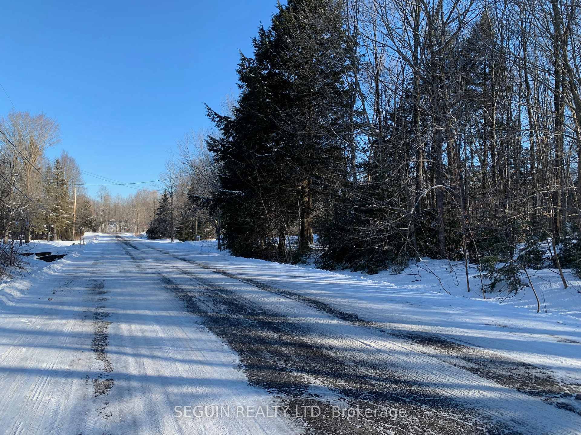 Photo 4 of 2777 Maplewood Drive, Champlain, Champlain Twp — HOMEH