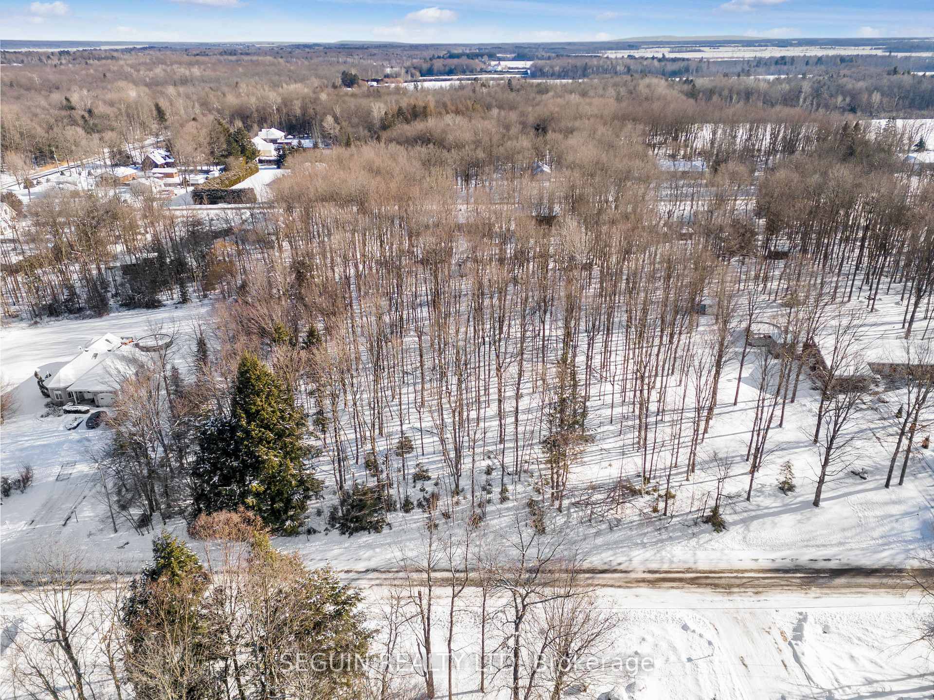 Photo 5 of 2777 Maplewood Drive, Champlain, Champlain Twp — HOMEH