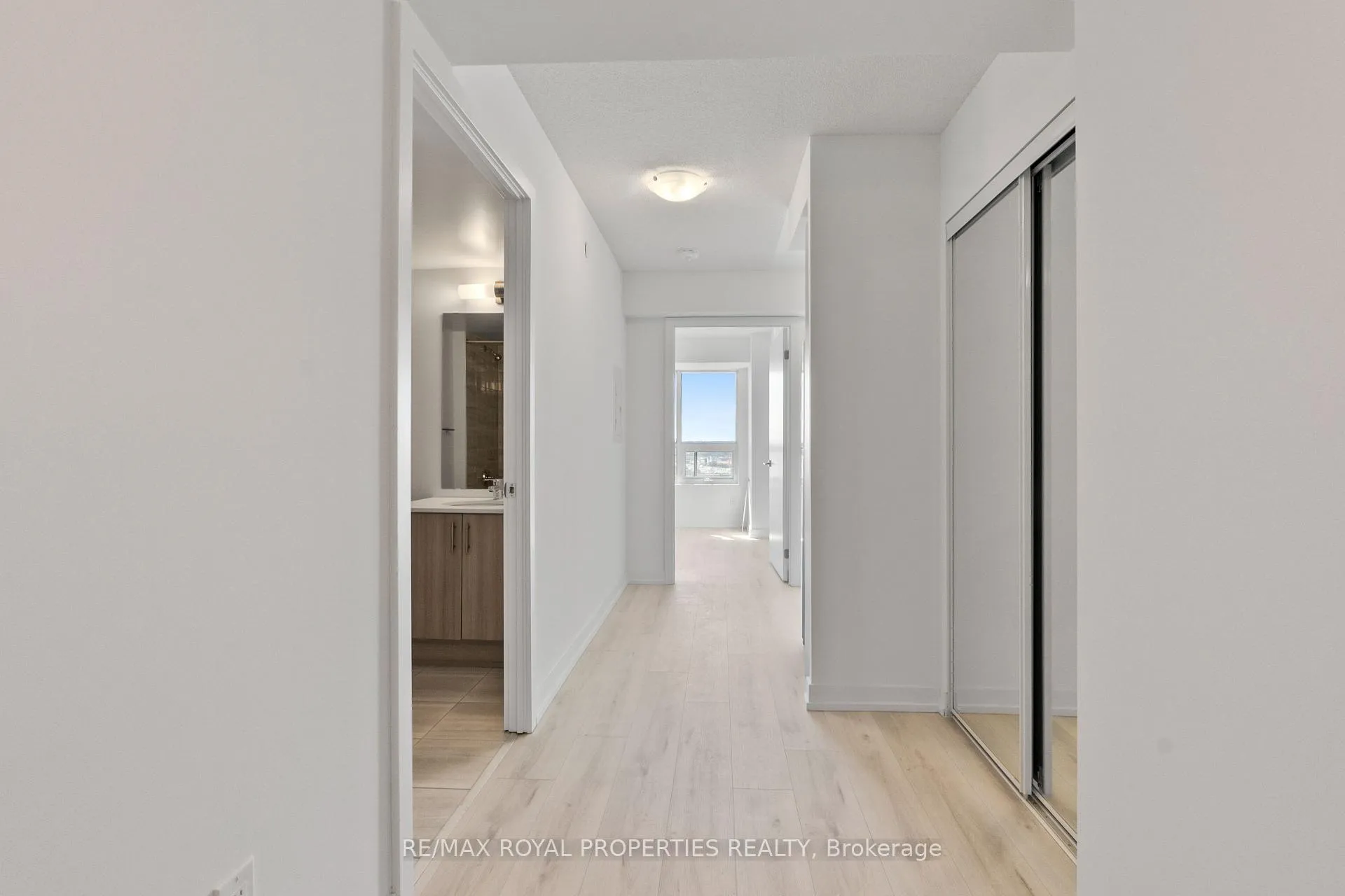 Photo 5 of Unit 1611, 1435 Celebration Drive, Pickering, Bay Ridges — HOMEH