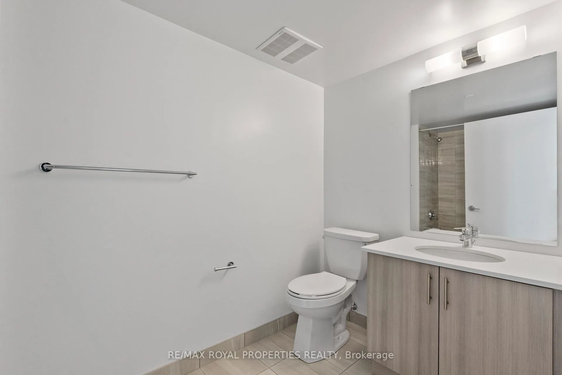Photo 6 of Unit 1611, 1435 Celebration Drive, Pickering, Bay Ridges — HOMEH