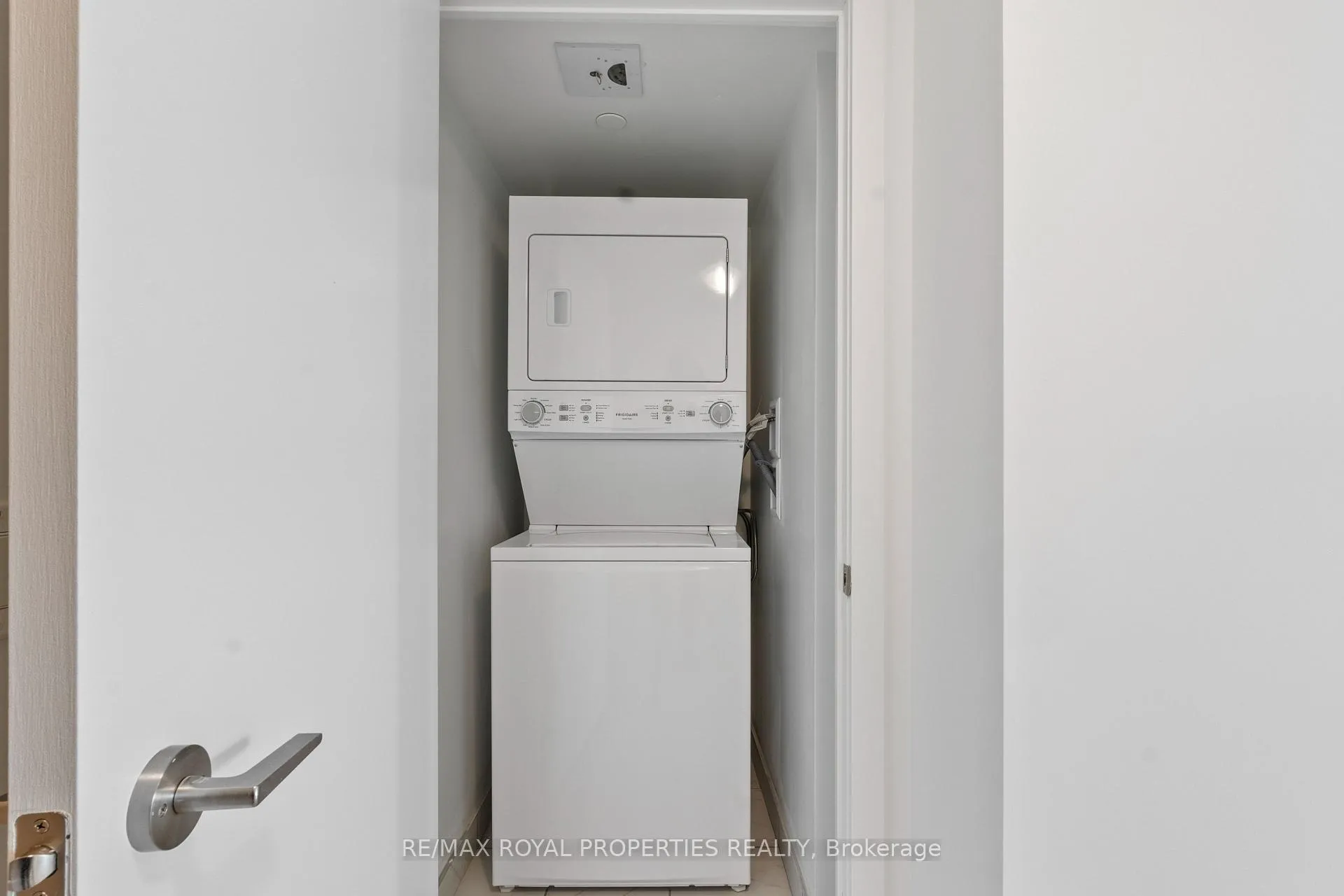 Photo 14 of Unit 1611, 1435 Celebration Drive, Pickering, Bay Ridges — HOMEH