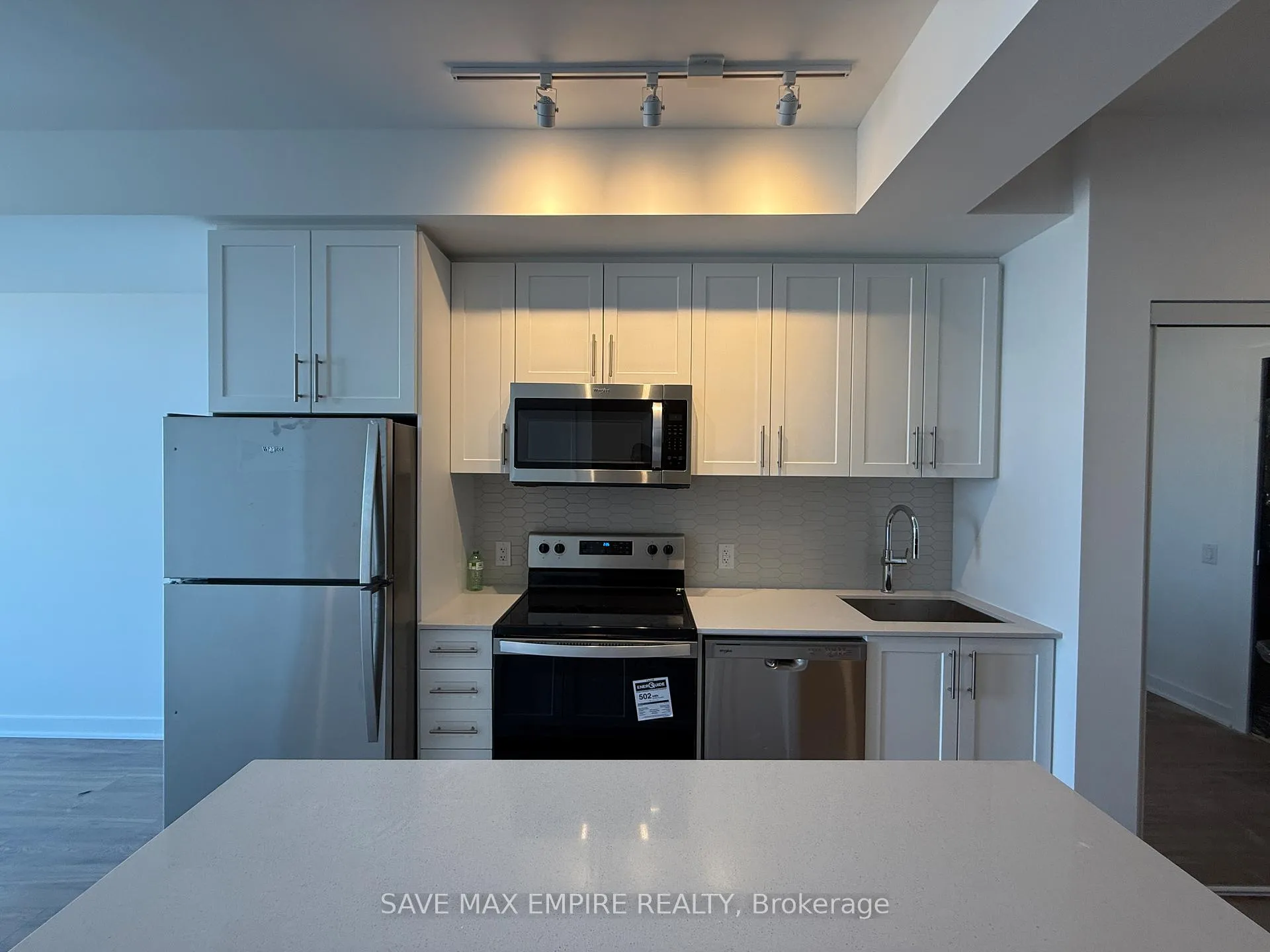 Photo 5 of Unit 1009, 2782 Barton Street, Hamilton, Riverdale — HOMEH