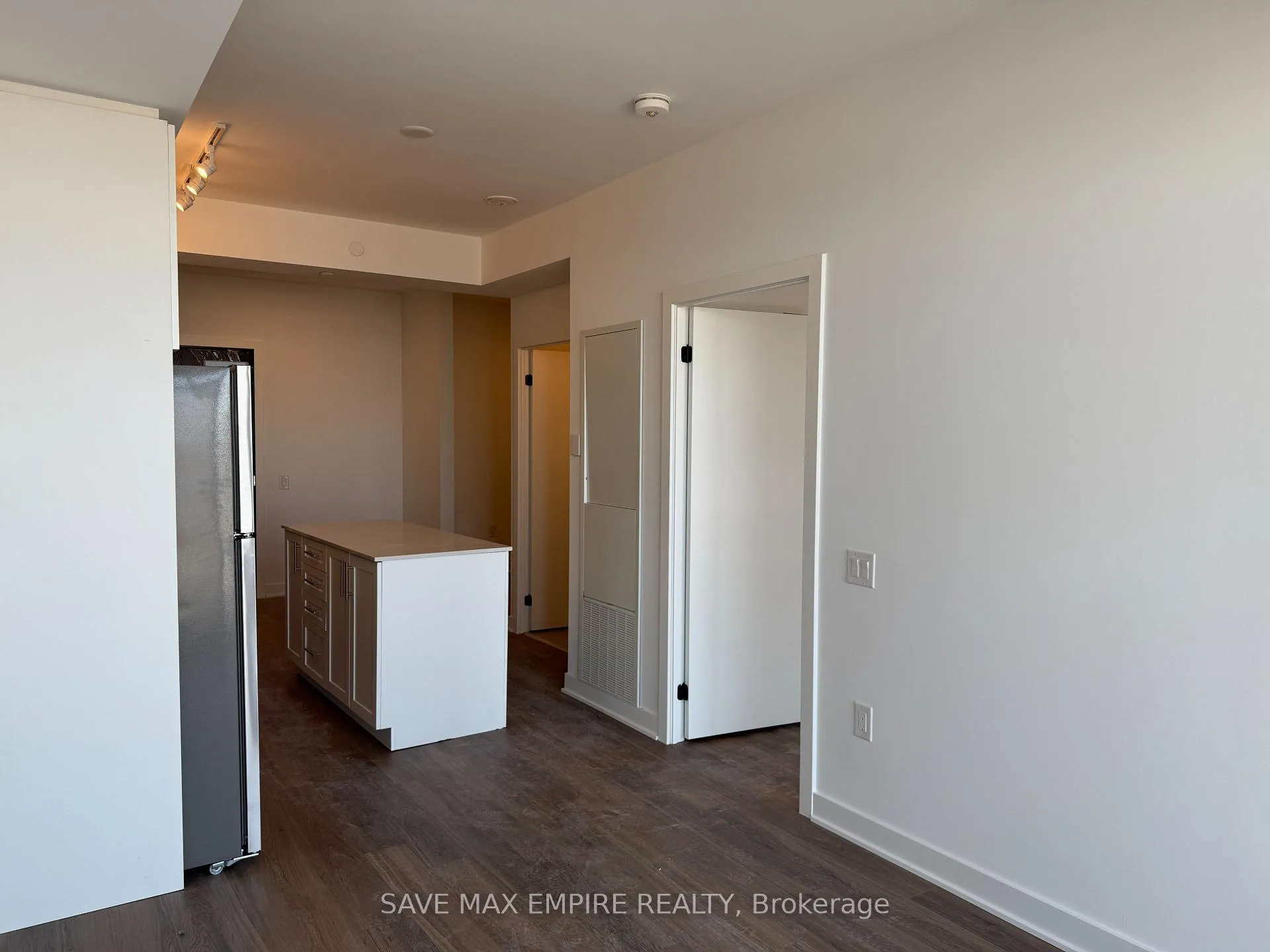 Photo 8 of Unit 1009, 2782 Barton Street, Hamilton, Riverdale — HOMEH