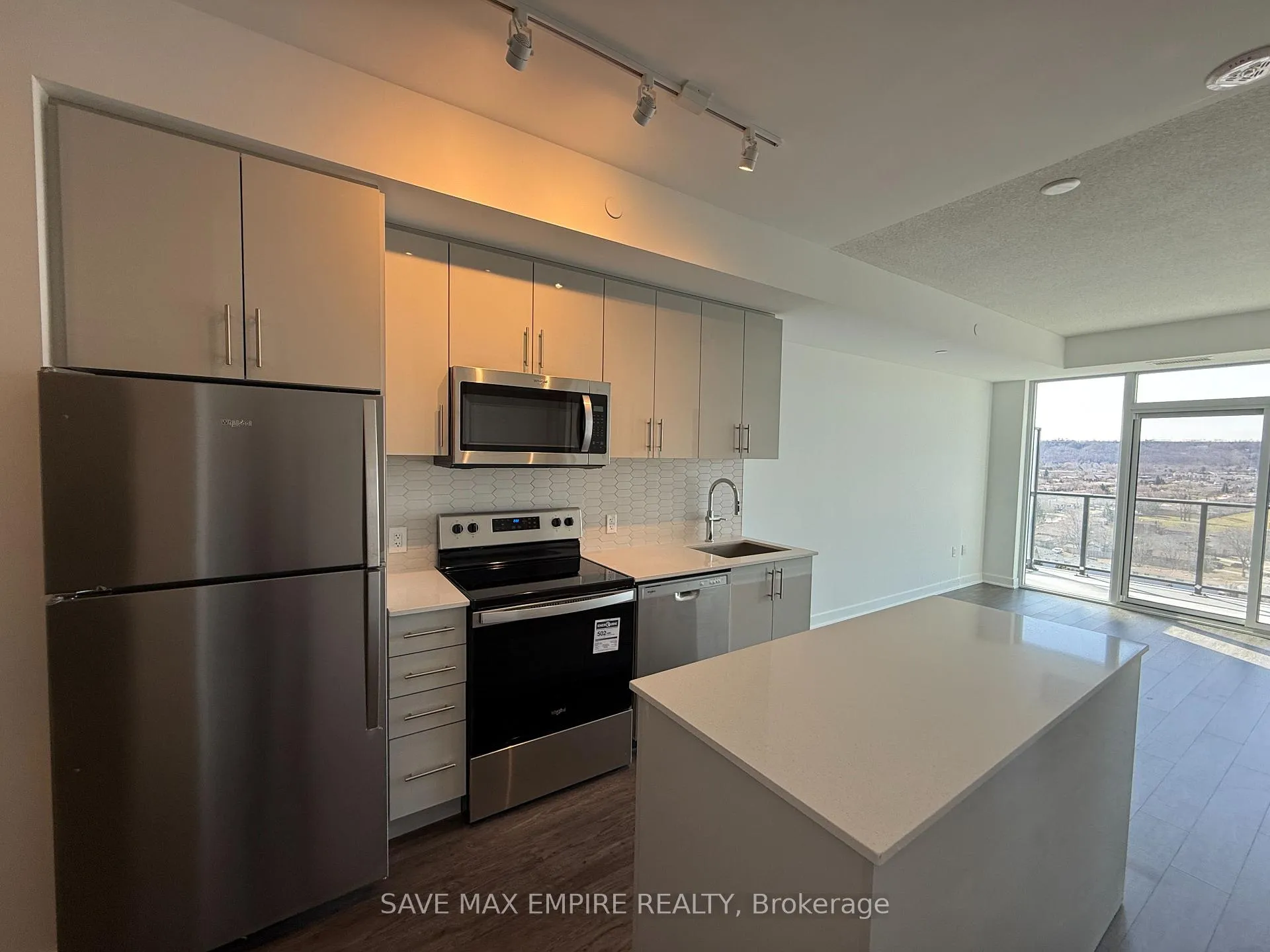 Photo 4 of Unit 1004, 2782 Barton Street E, Hamilton, Riverdale — HOMEH