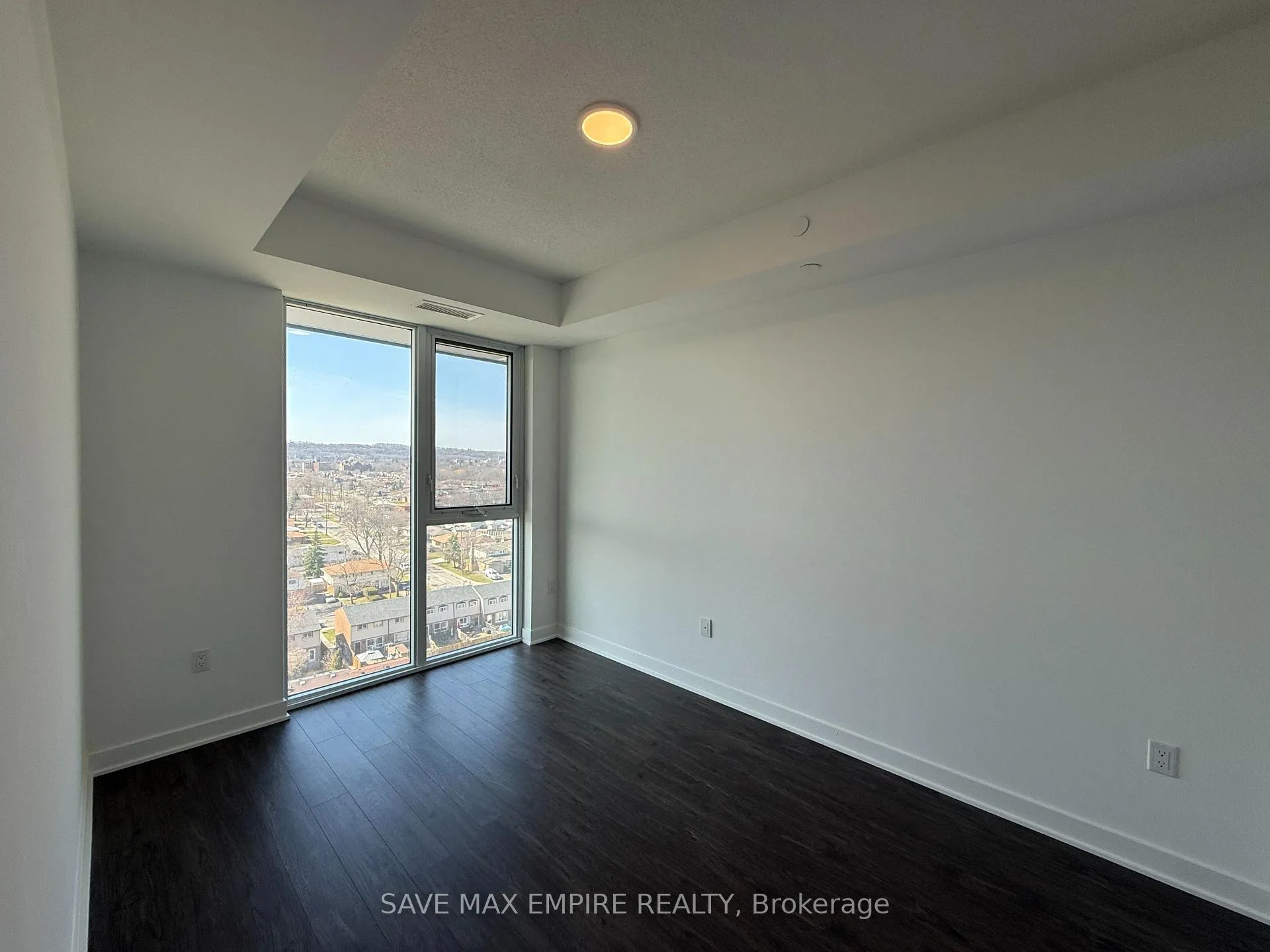 Photo 8 of Unit 1004, 2782 Barton Street E, Hamilton, Riverdale — HOMEH