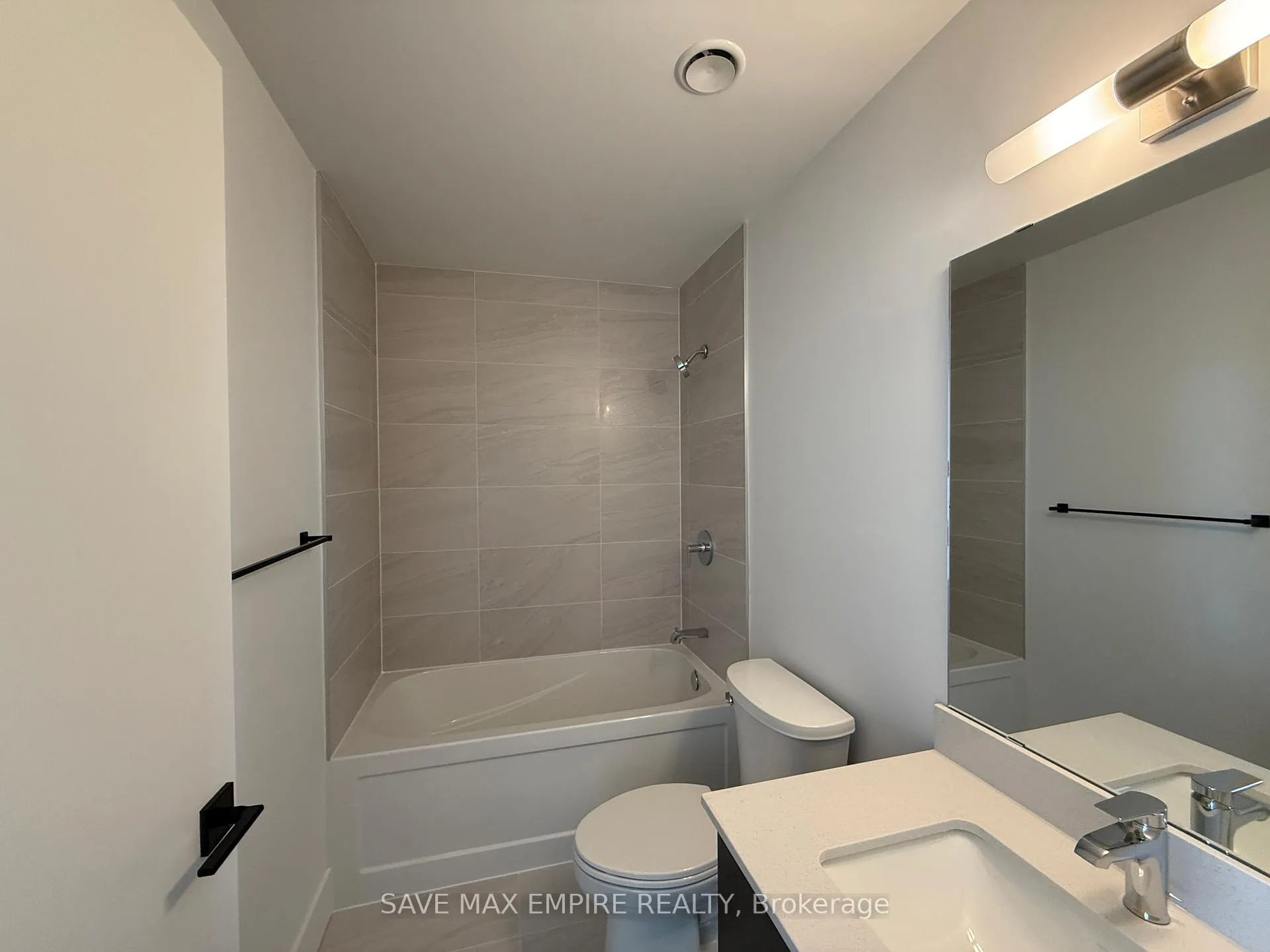 Photo 10 of Unit 1004, 2782 Barton Street E, Hamilton, Riverdale — HOMEH