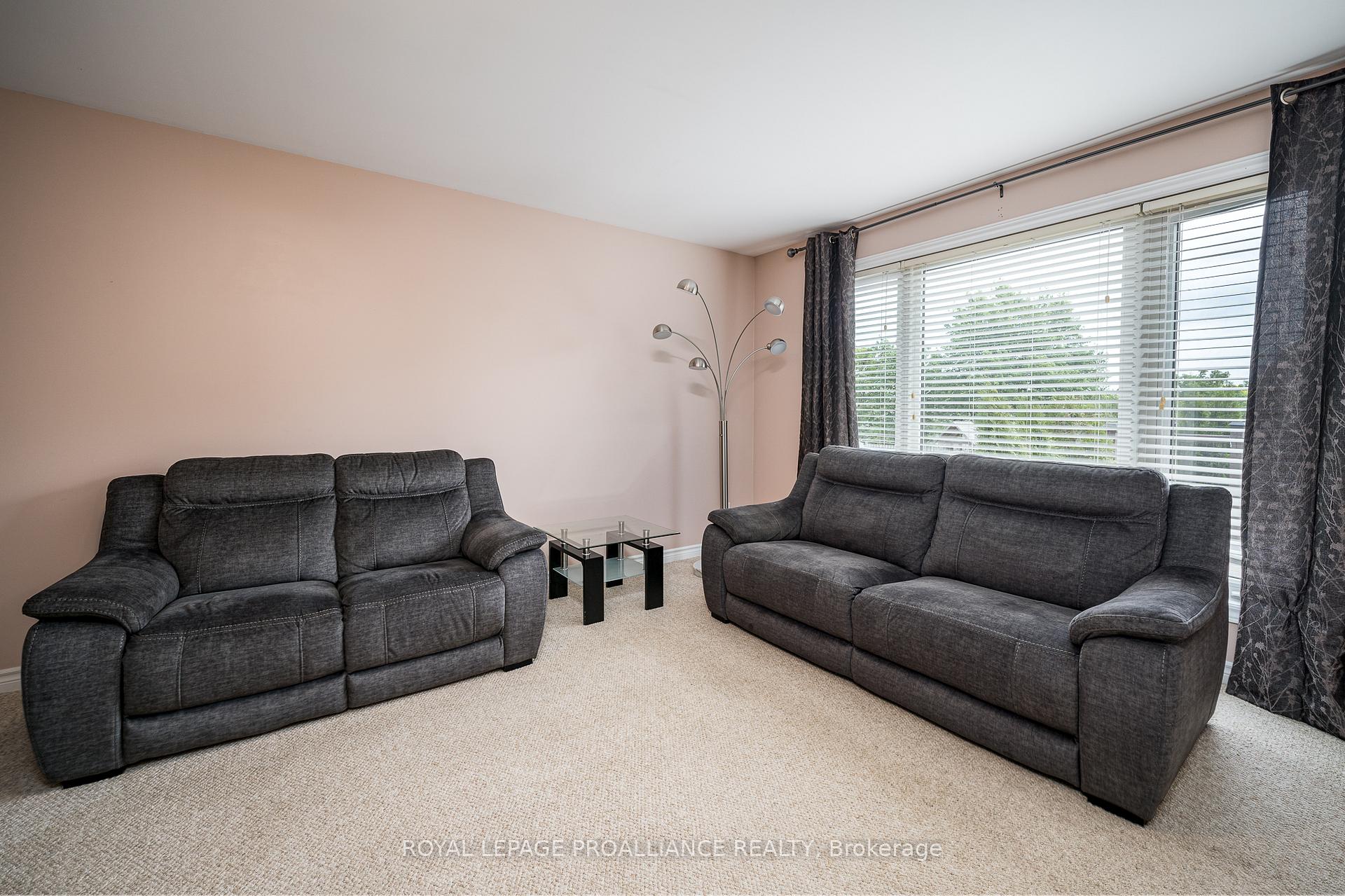 Photo 15 of 25 Simcoe Drive, Belleville, Thurlow Ward — HOMEH