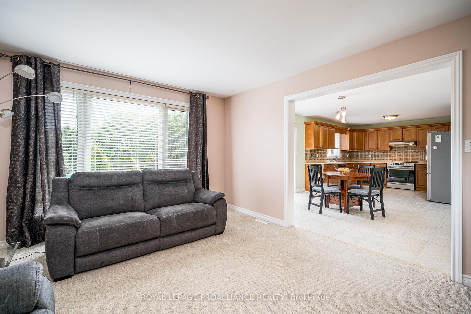 Photo 17 of 25 Simcoe Drive, Belleville, Thurlow Ward — HOMEH