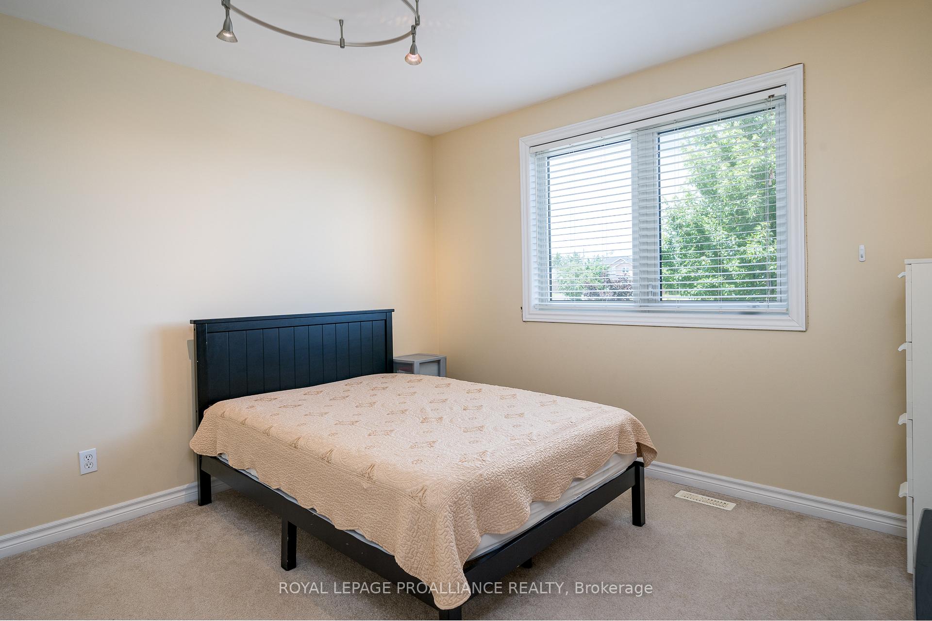 Photo 23 of 25 Simcoe Drive, Belleville, Thurlow Ward — HOMEH