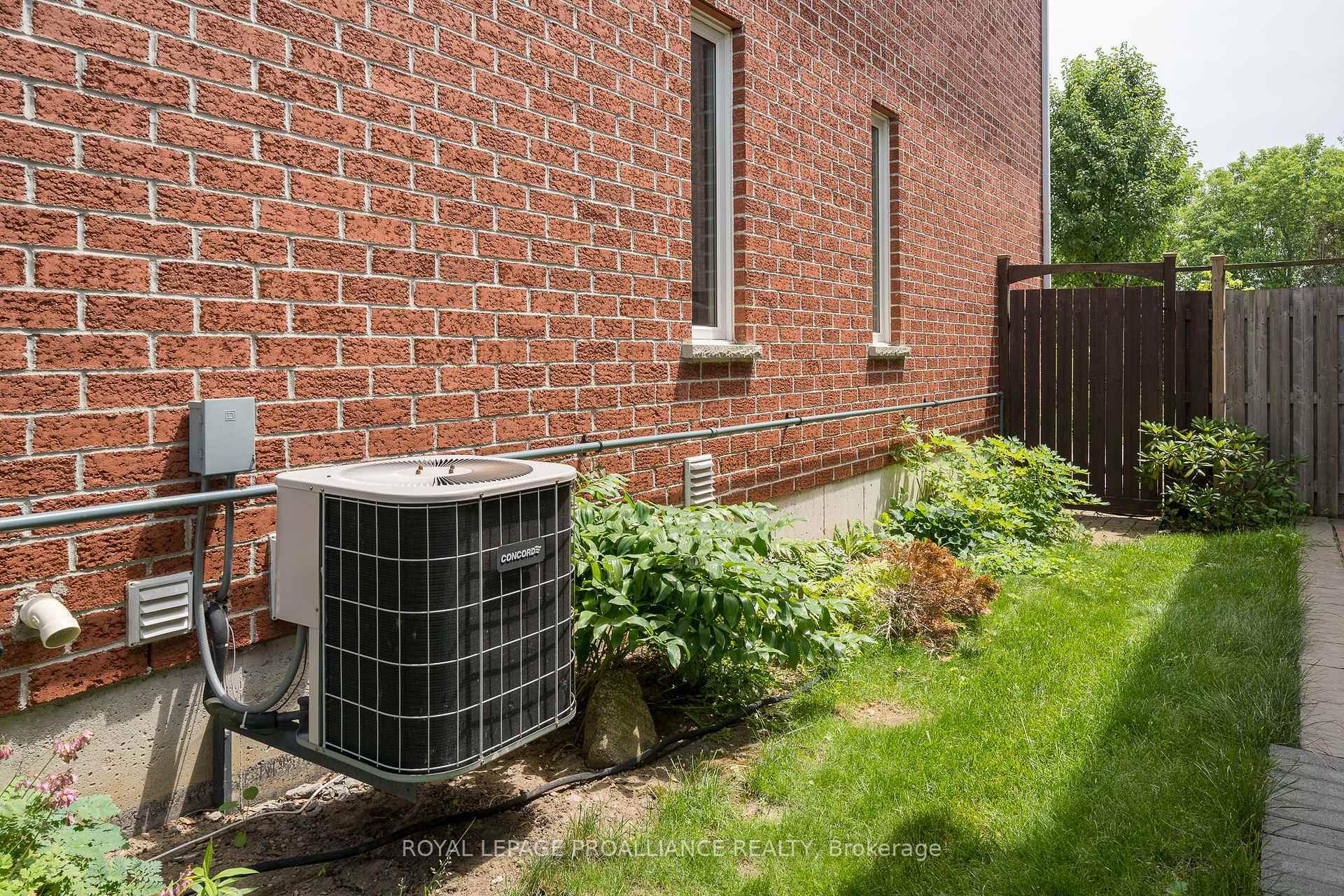 Photo 47 of 25 Simcoe Drive, Belleville, Thurlow Ward — HOMEH