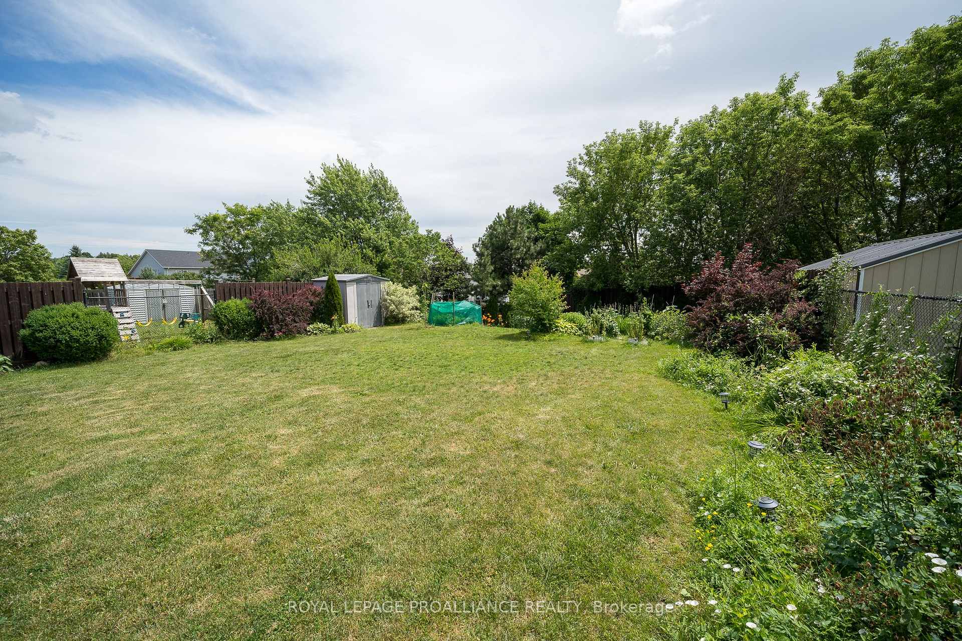 Photo 48 of 25 Simcoe Drive, Belleville, Thurlow Ward — HOMEH