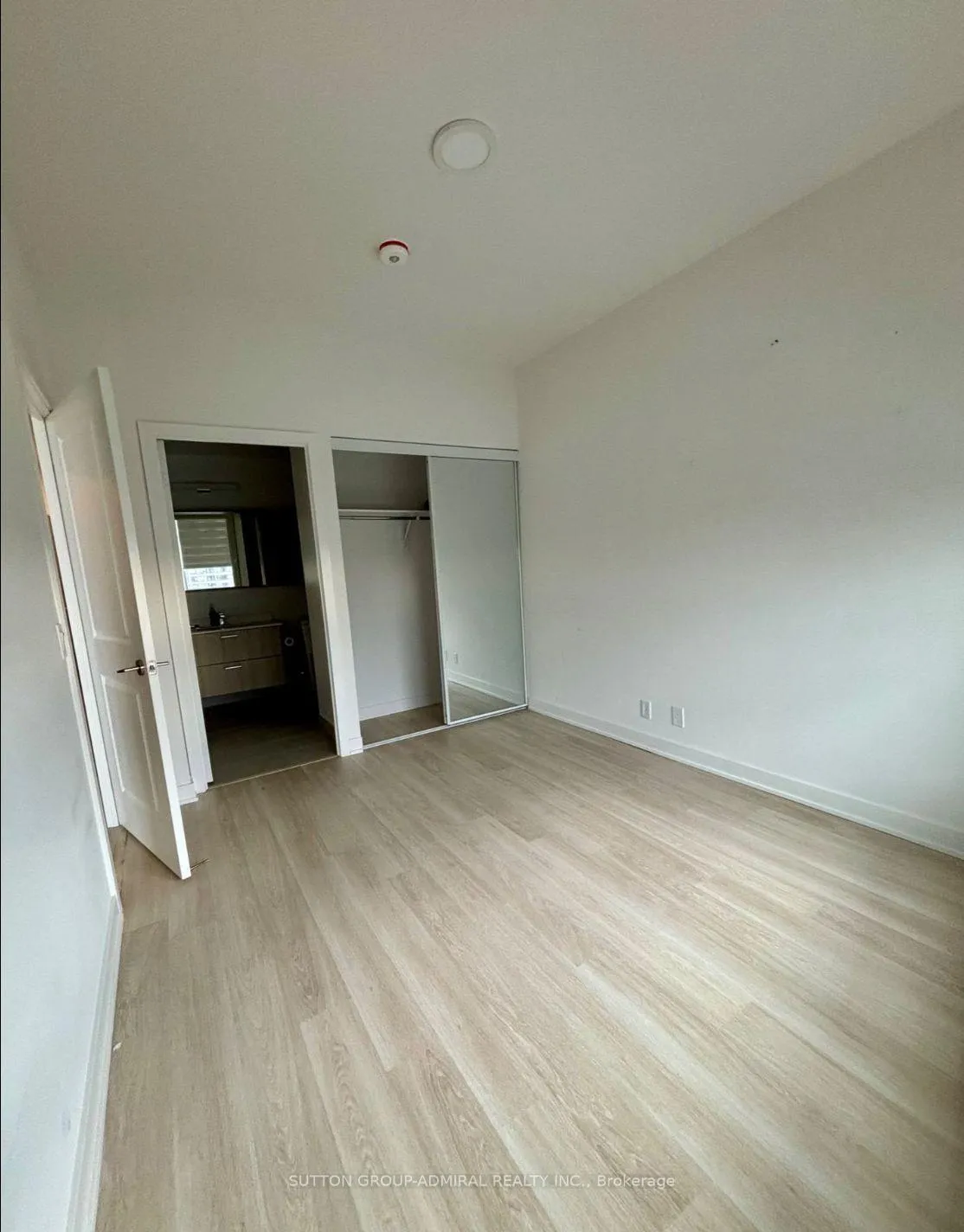 Photo 7 of Unit 704A, 30 Upper Mall Way, Vaughan, Brownridge — HOMEH