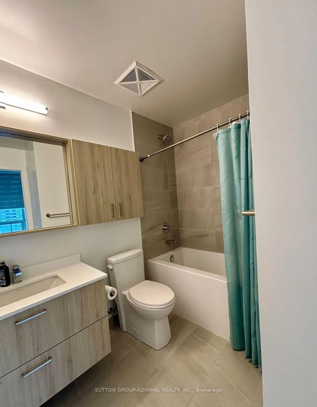 Photo 8 of Unit 704A, 30 Upper Mall Way, Vaughan, Brownridge — HOMEH