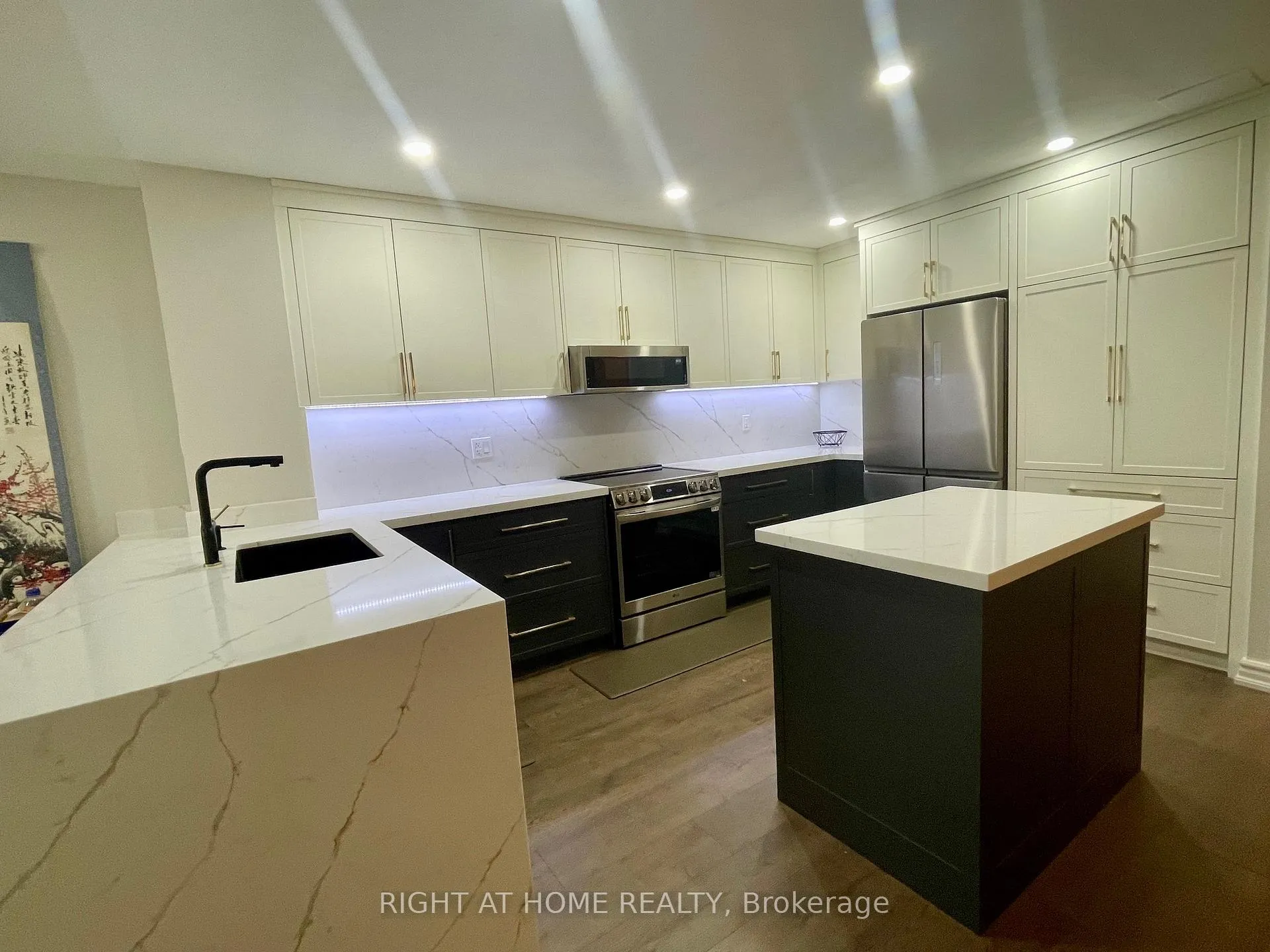 Photo 6 of Unit PH1, 55 Austin Drive, Markham, Markville — HOMEH