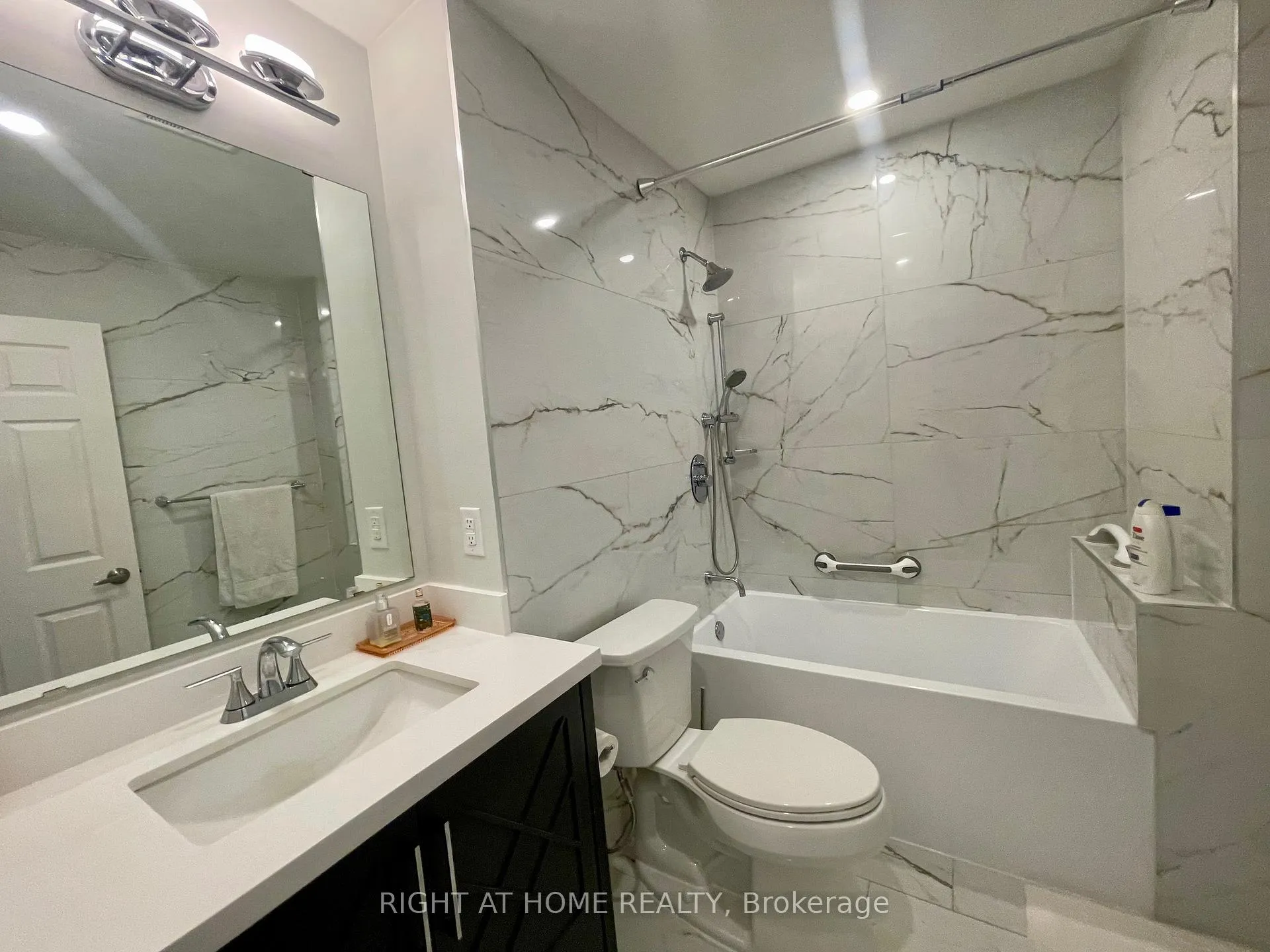 Photo 18 of Unit PH1, 55 Austin Drive, Markham, Markville — HOMEH