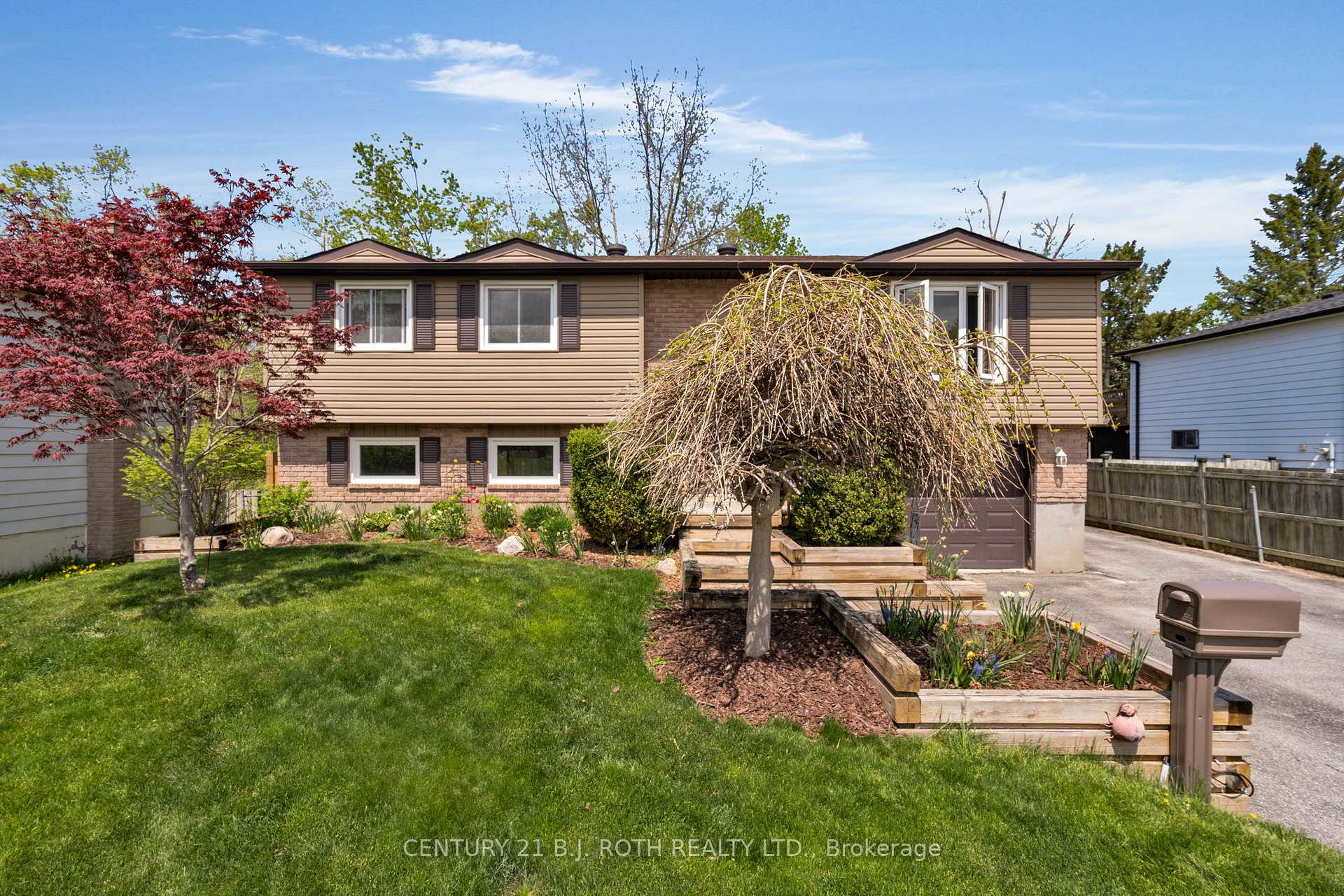 Front of 20 Chippawa Court