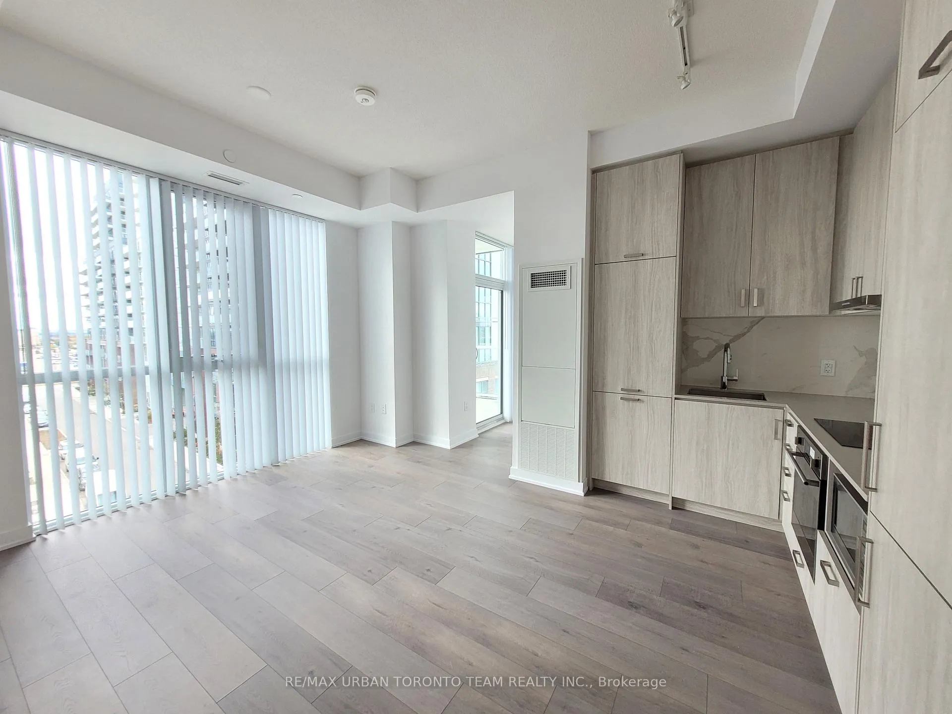 Photo 2 of Unit 507, 60 Honeycrisp Crescent, Vaughan, Vaughan Corporate Centre — HOMEH