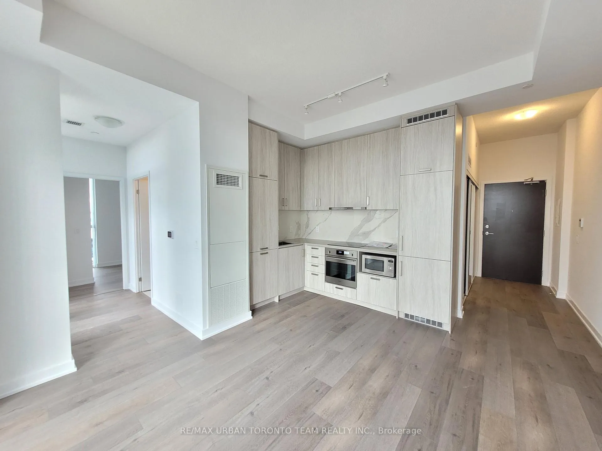 Photo 3 of Unit 507, 60 Honeycrisp Crescent, Vaughan, Vaughan Corporate Centre — HOMEH