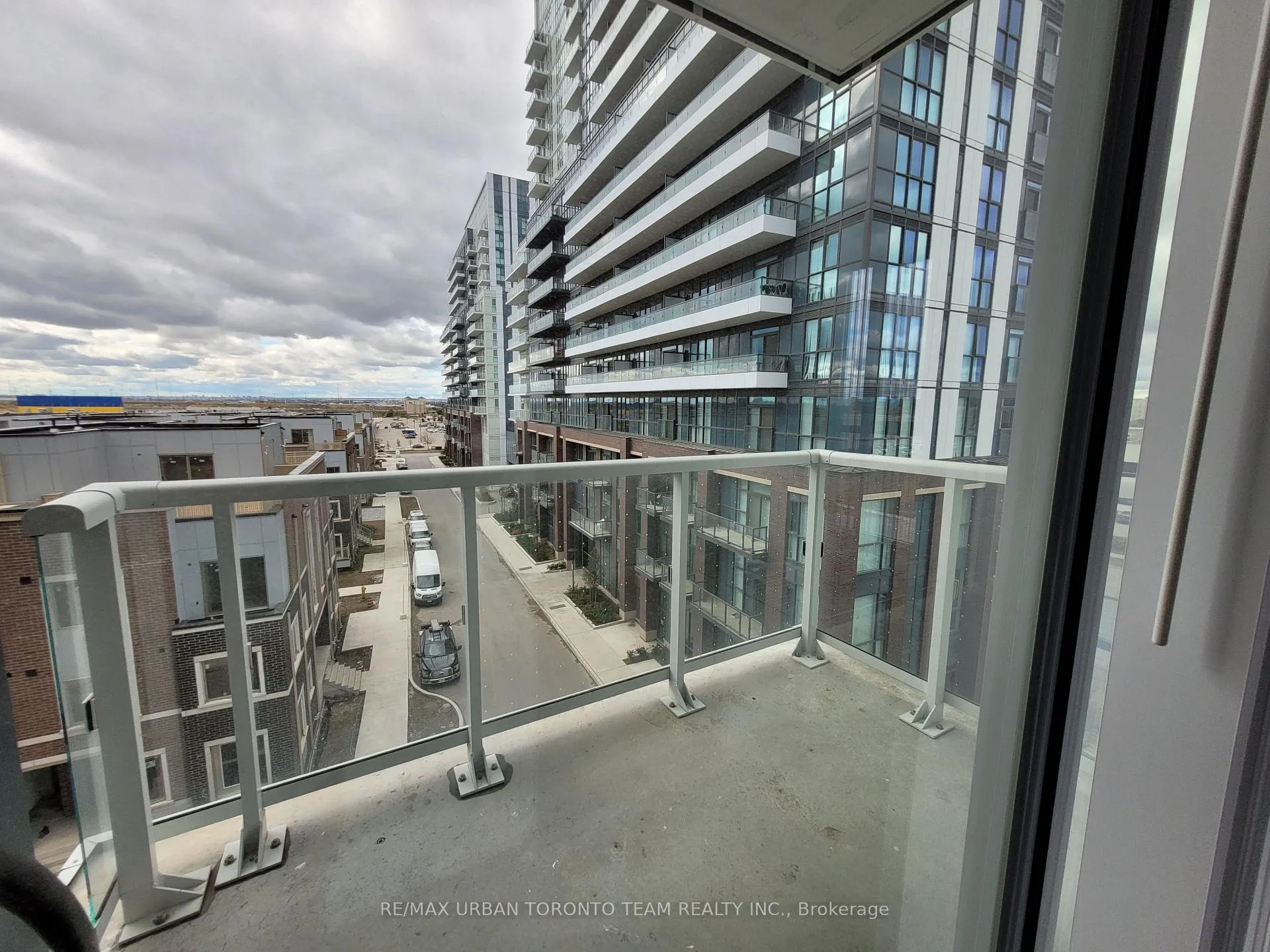 Photo 7 of Unit 507, 60 Honeycrisp Crescent, Vaughan, Vaughan Corporate Centre — HOMEH