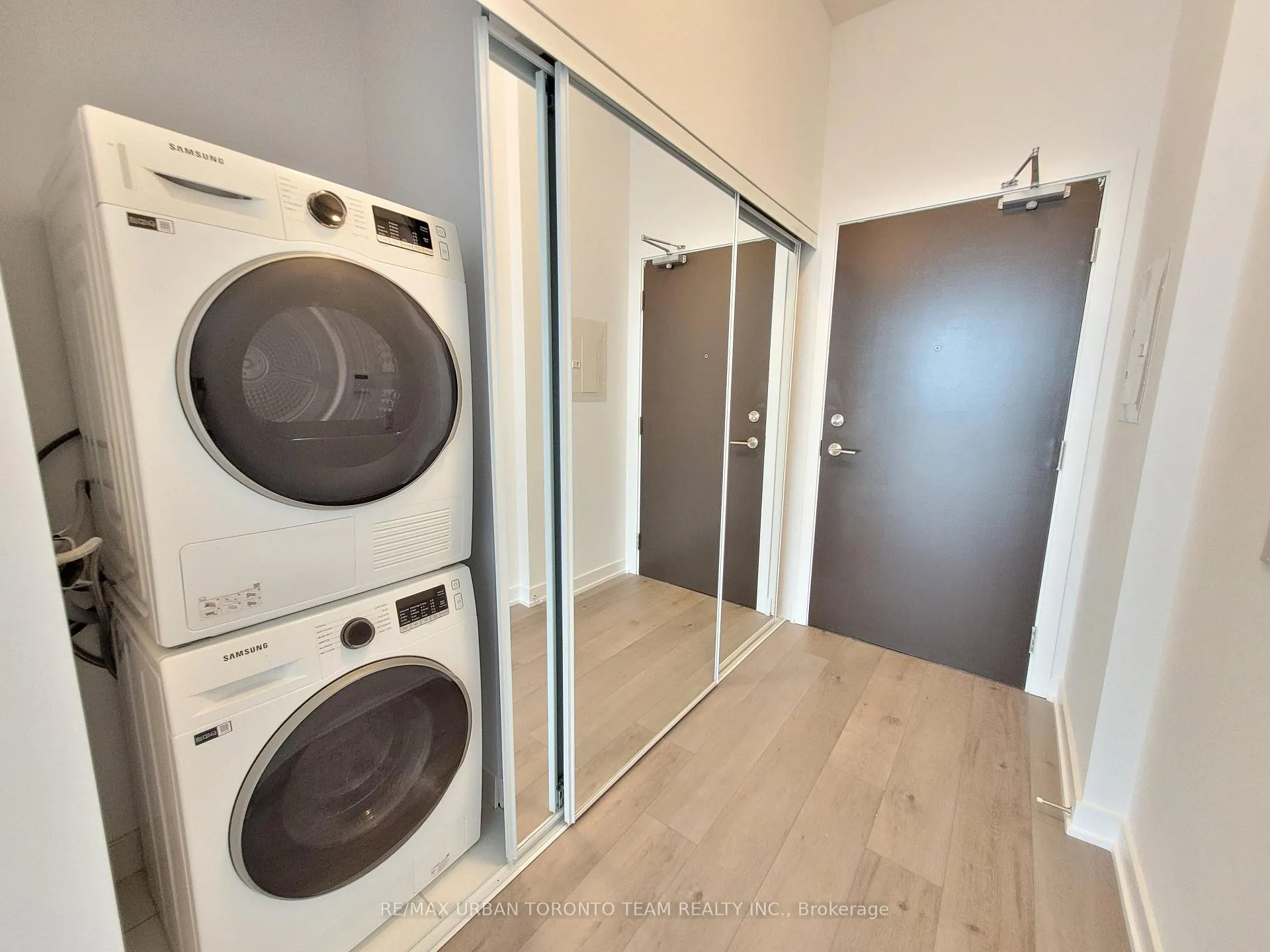 Photo 9 of Unit 507, 60 Honeycrisp Crescent, Vaughan, Vaughan Corporate Centre — HOMEH