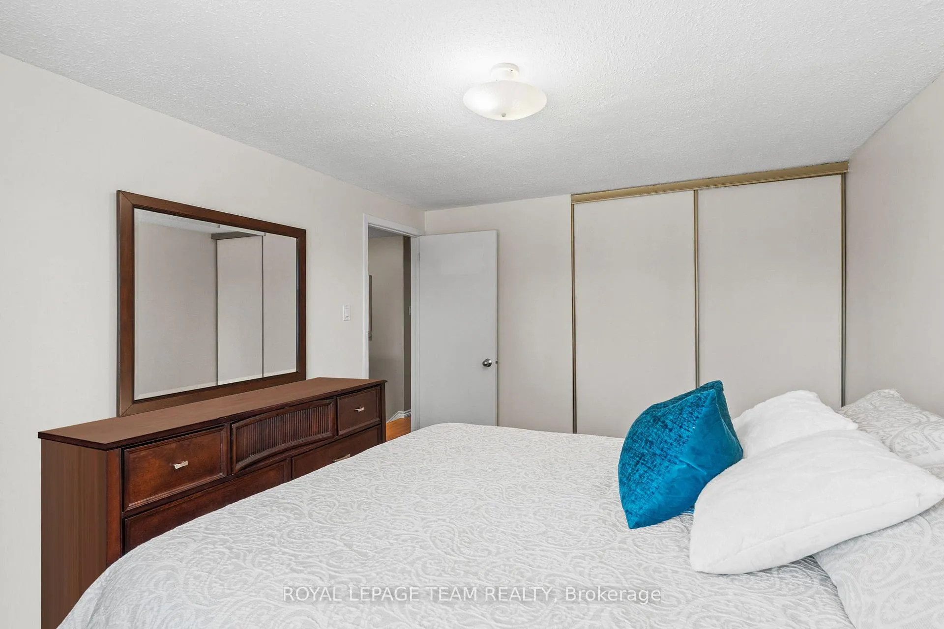 Photo 14 of 3893 B Old Richmond Road, Ottawa, Arbeatha Park — HOMEH