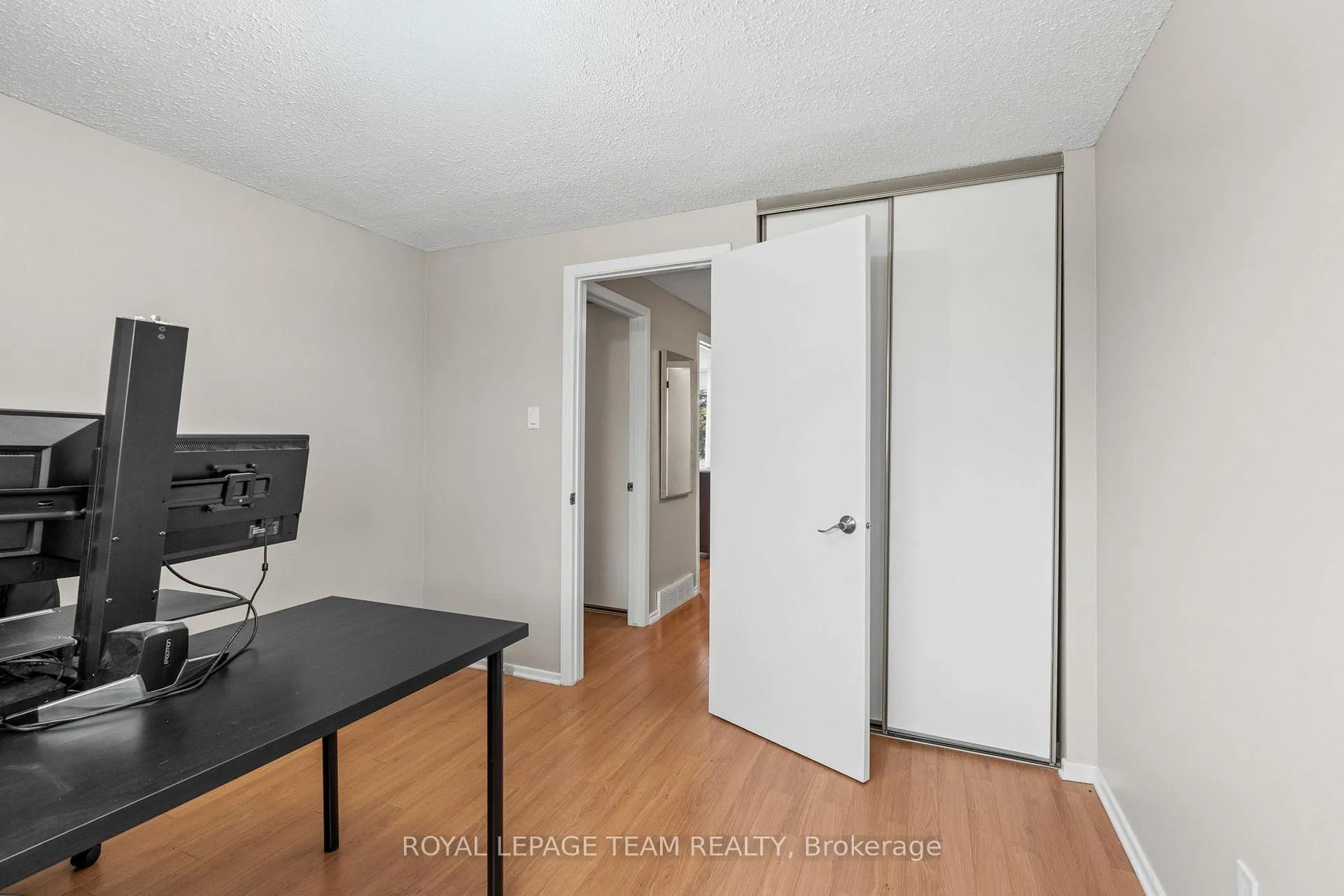 Photo 18 of 3893 B Old Richmond Road, Ottawa, Arbeatha Park — HOMEH