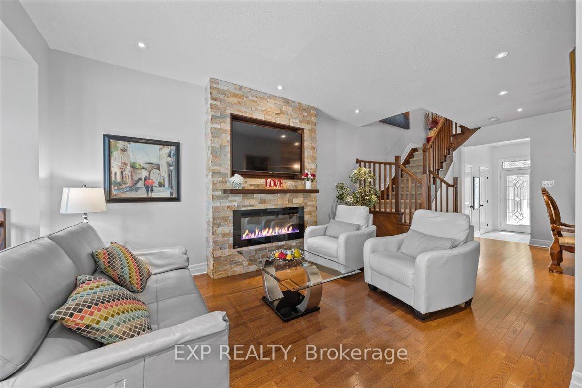 Photo 3 of 970 Caldermill Private, Ottawa, Barrhaven - Stonebridge — HOMEH
