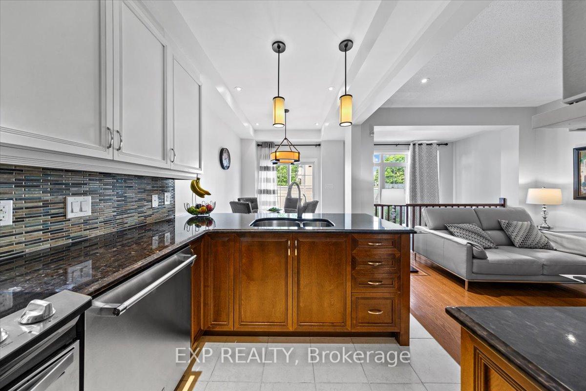 Photo 5 of 970 Caldermill Private, Ottawa, Barrhaven - Stonebridge — HOMEH