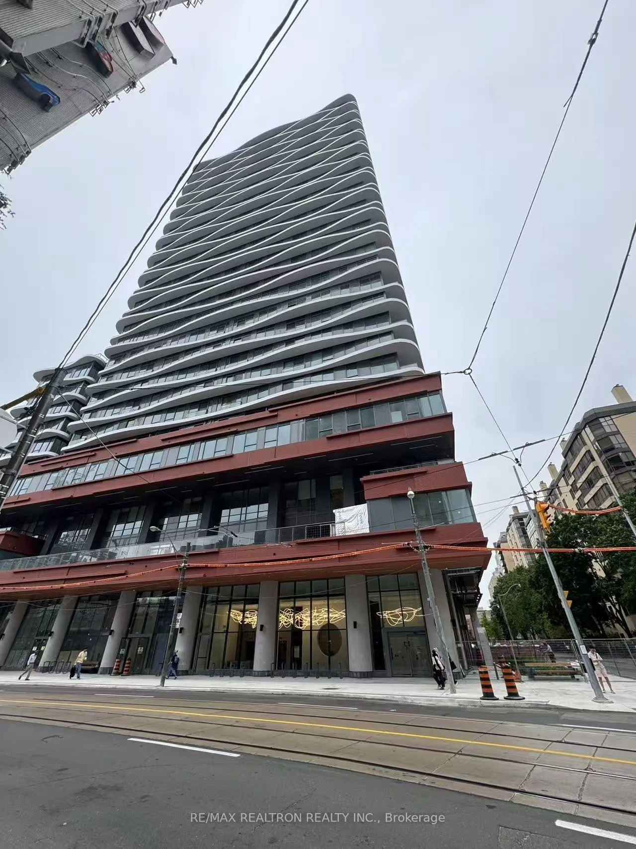 Front of Unit 2307, 280 Dundas Street W