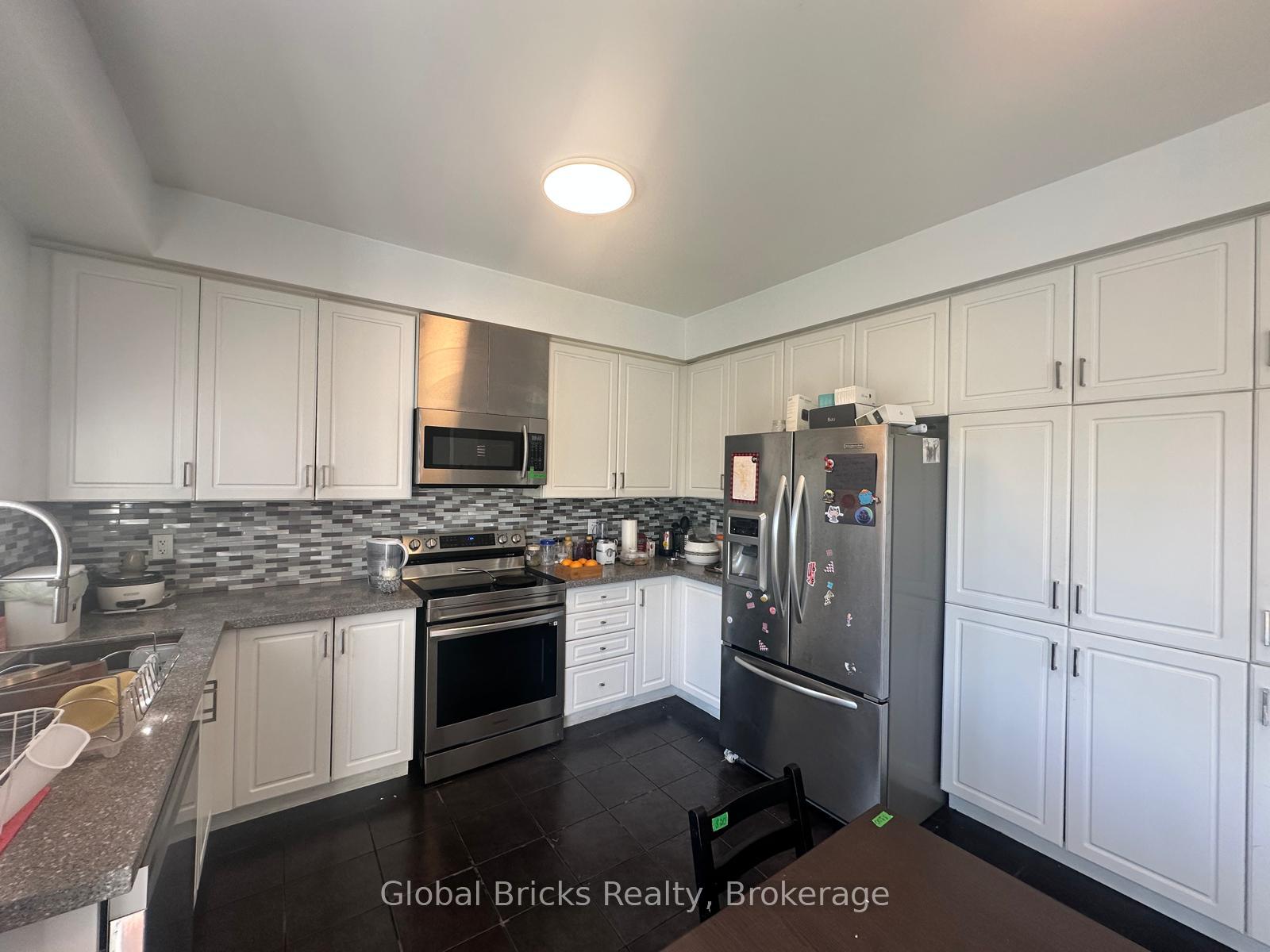 Photo 7 of 3366 Roma Avenue, Burlington, Alton — HOMEH
