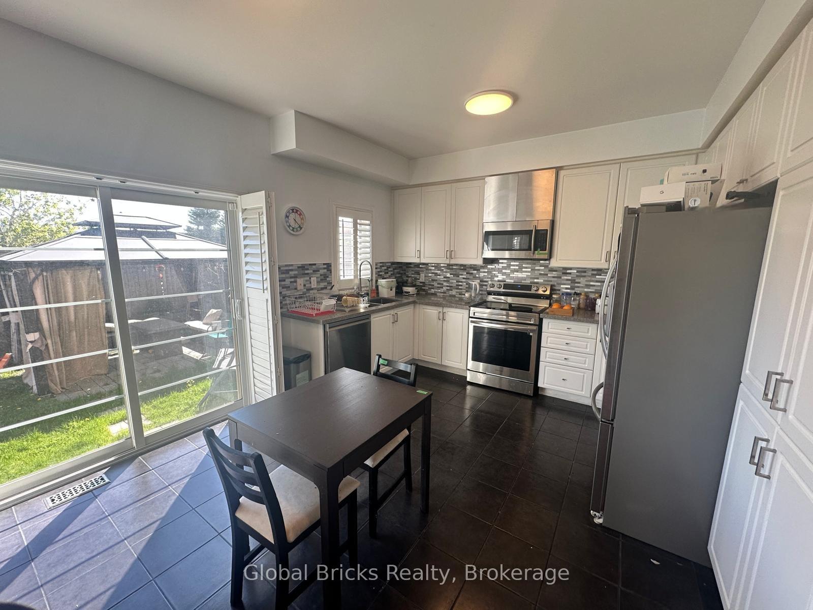 Photo 9 of 3366 Roma Avenue, Burlington, Alton — HOMEH